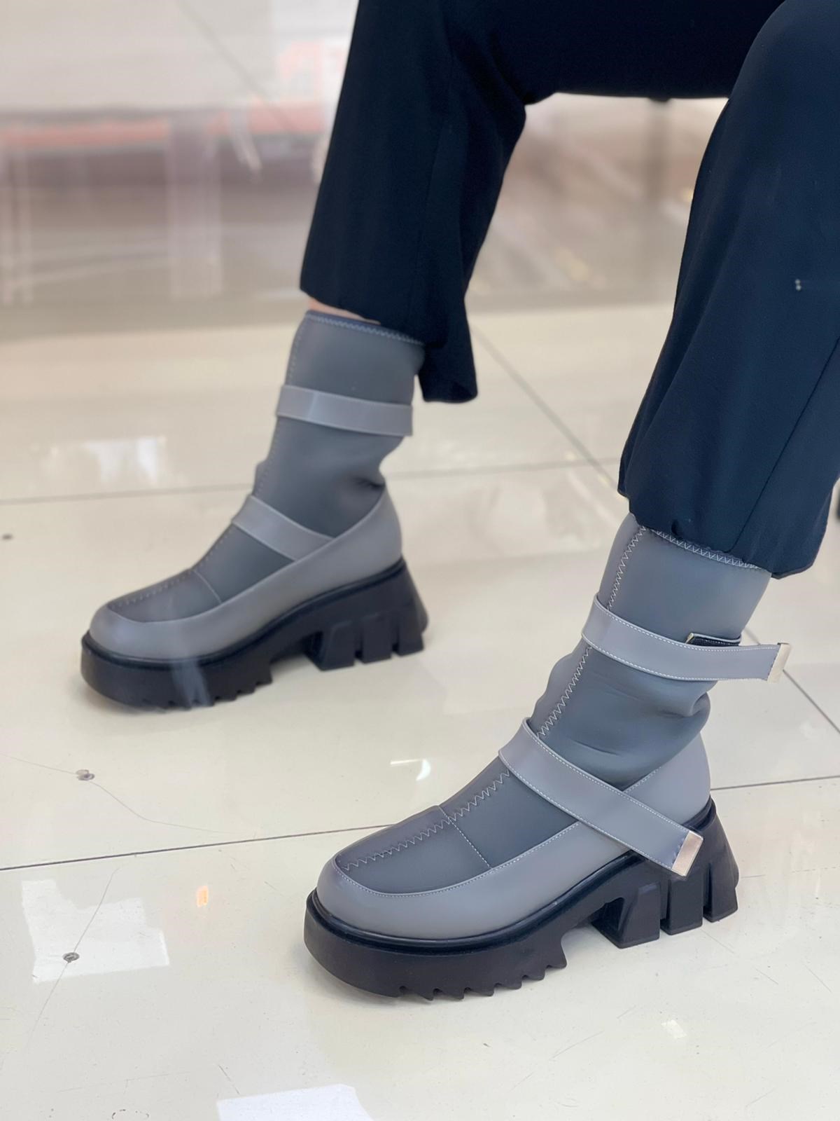 BotNONWOVENGri Spor Bot Cırtlı Kaymaz Taban