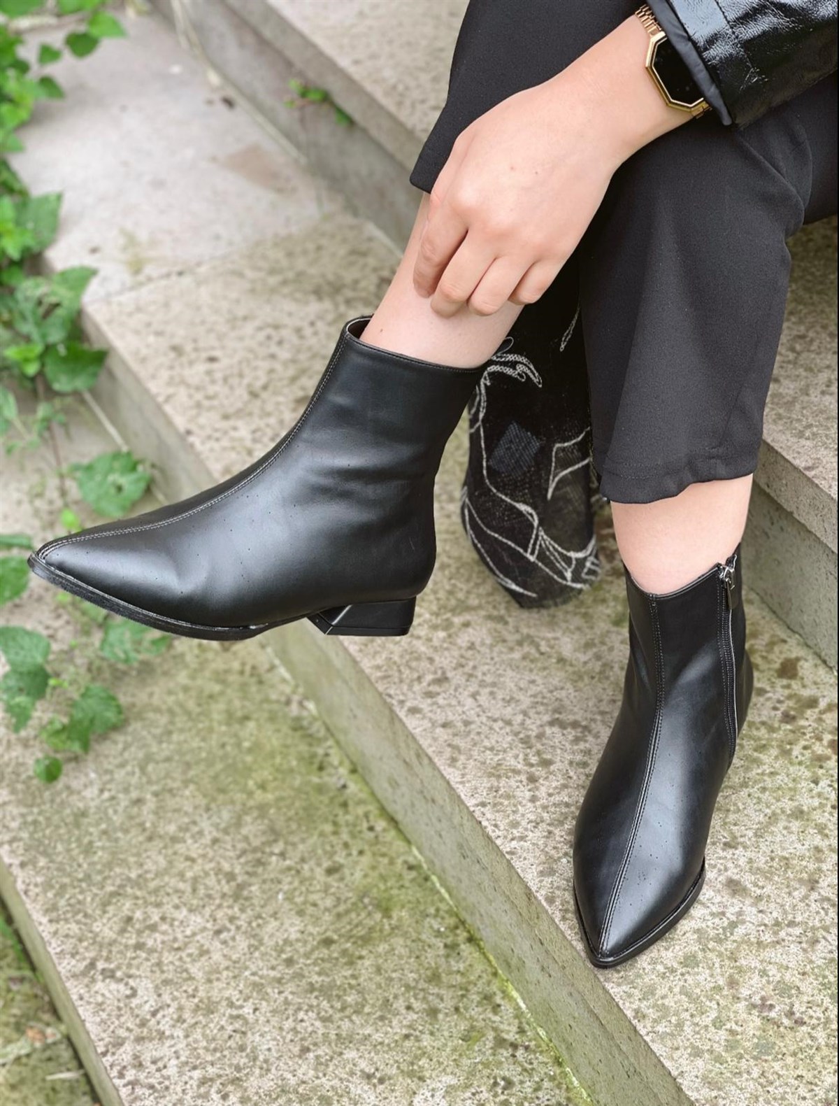 BotNONWOVENSivri Burun Düz Taban Bot 