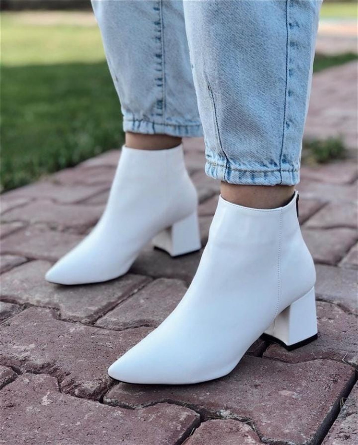 BotNONWOVENTopuklu Bot Fermuarlı Beyaz