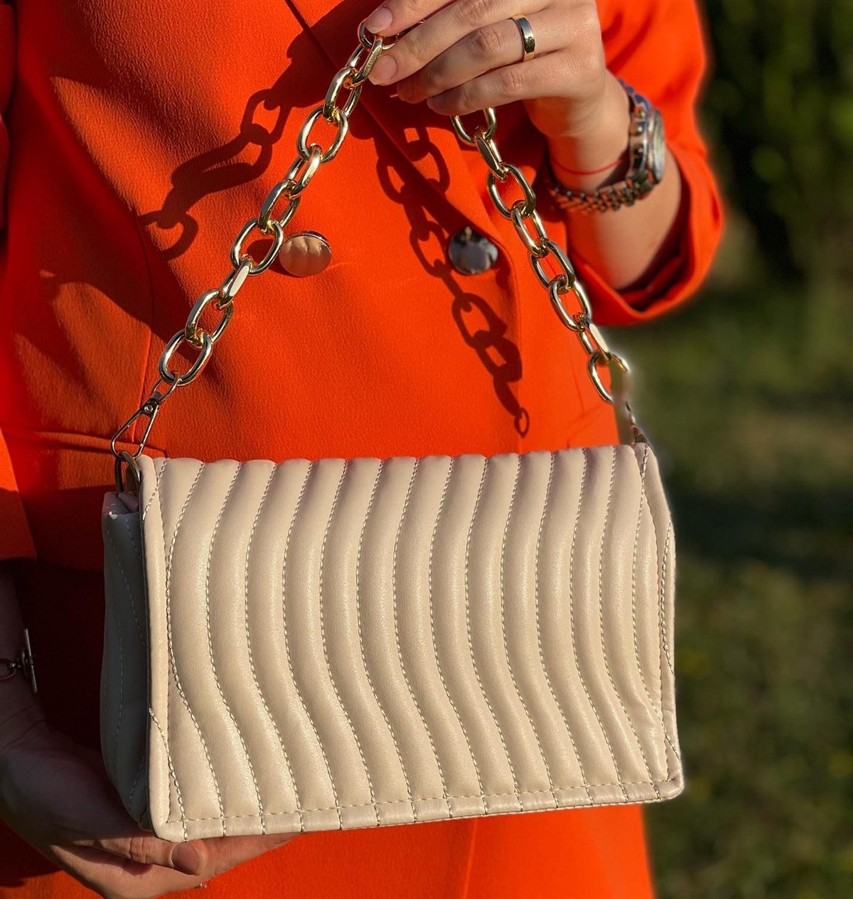 ÇANTANONWOVENDikişli Zincir Kulplu Çanta