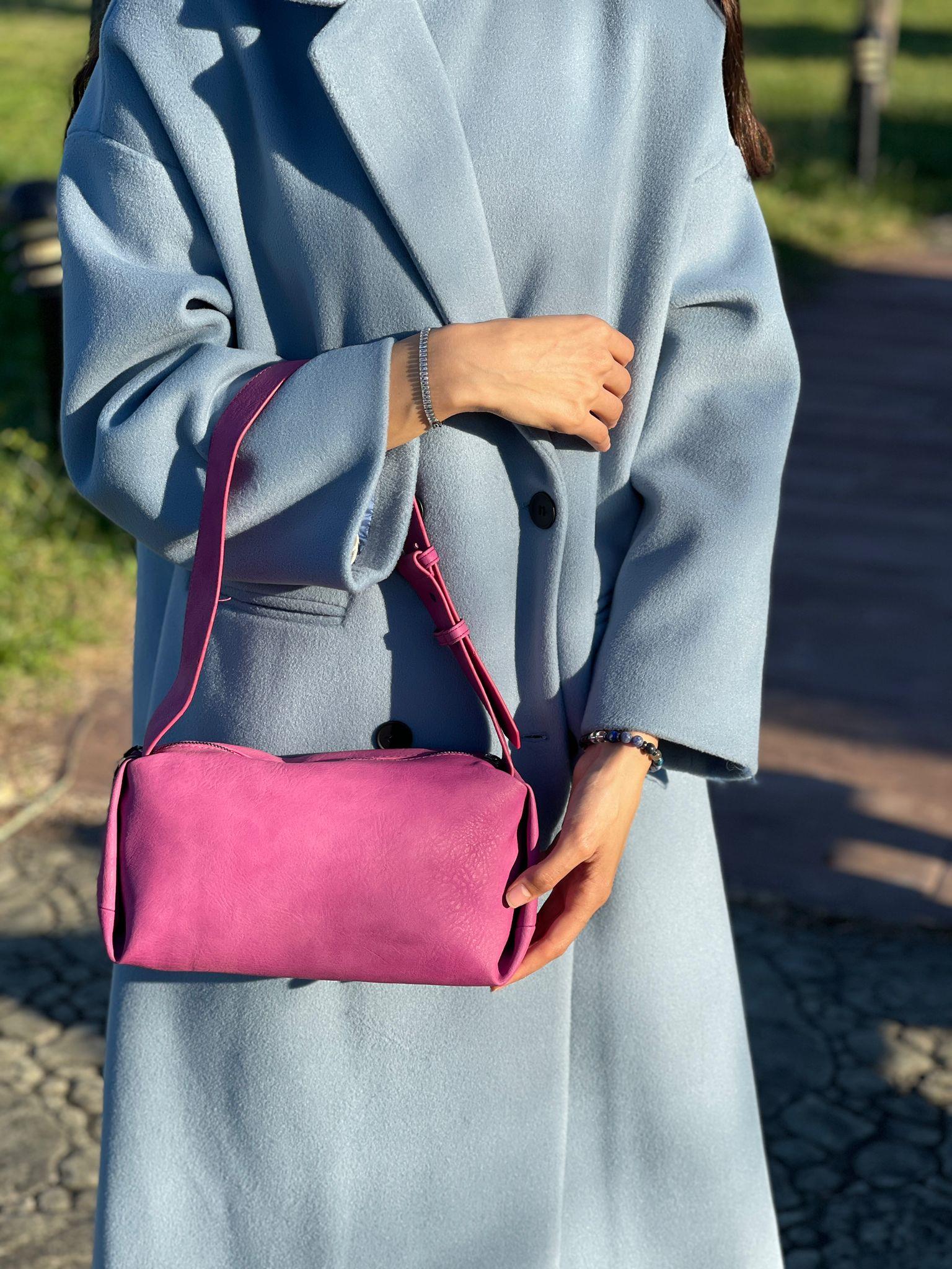 ÇANTAGENİŞ DERİ ASKI DETAYLI ÇANTA