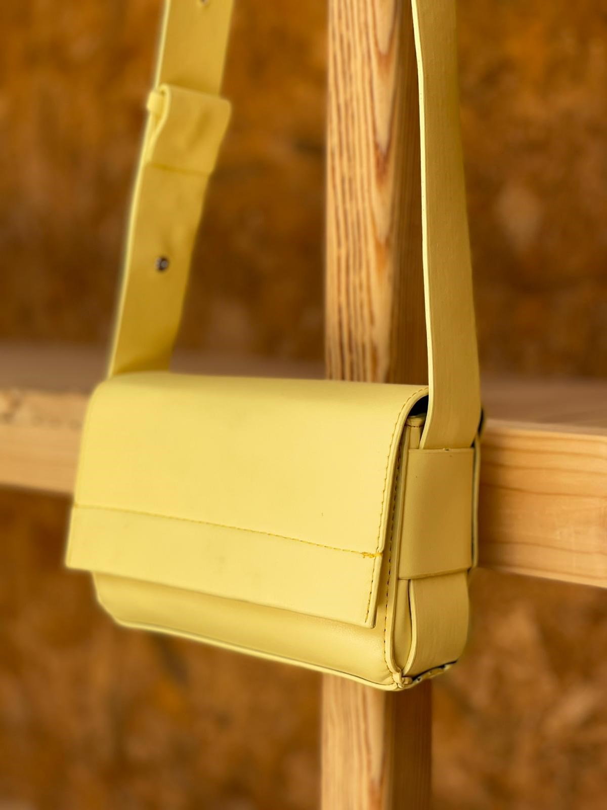 ÇANTANONWOVENGeniş Deri Askı Detaylı