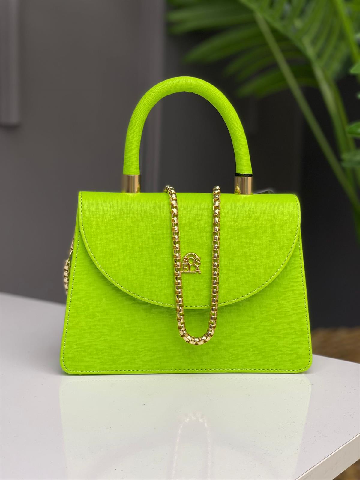 ÇANTAİTHAL DERİ YERLİ ÜRETİM YEŞİL PREMİUM ZİNCİR ASKILI KADIN ÇANTA