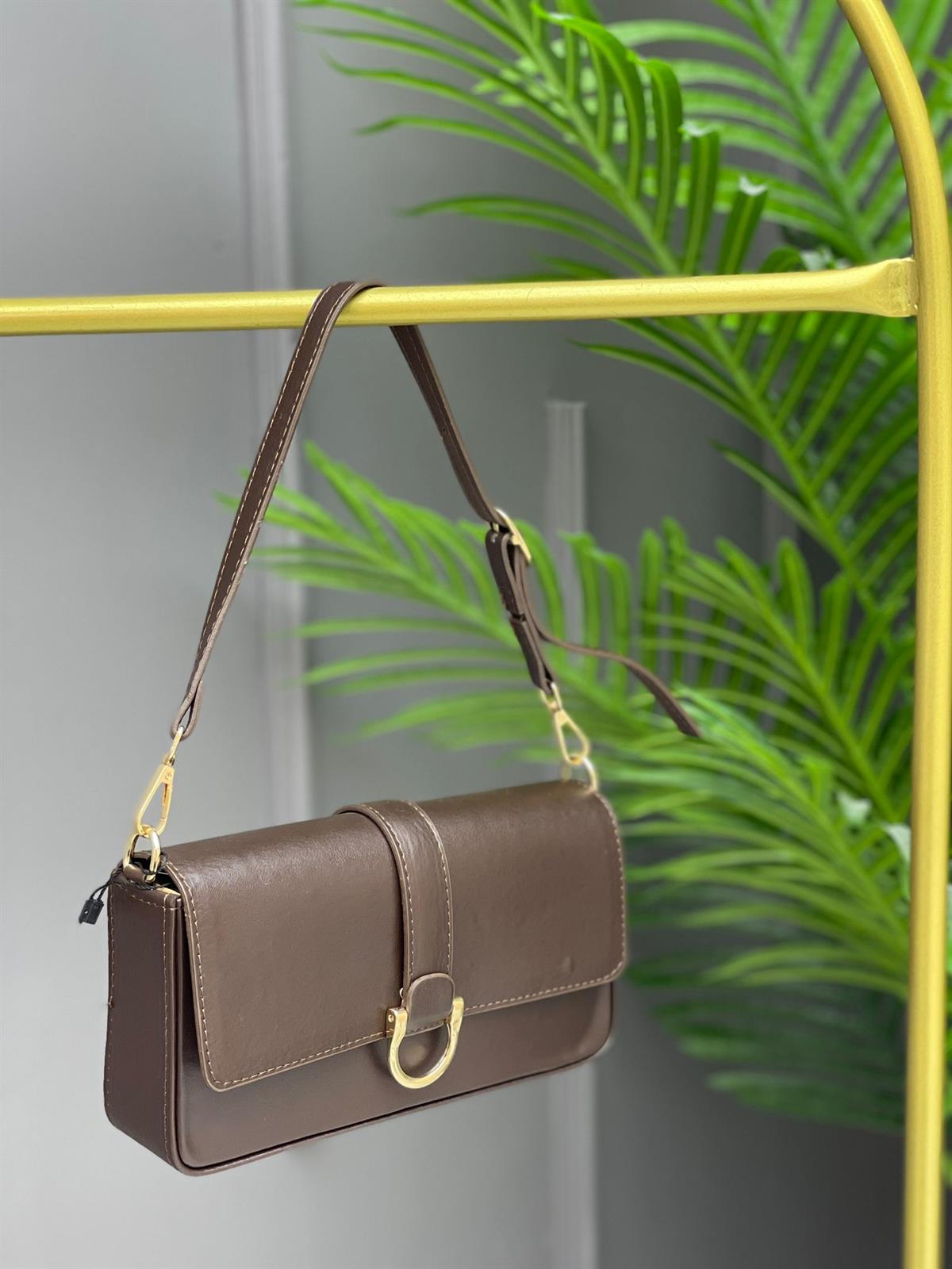 ÇANTAKubra ShoesKAPAKLI ÇİFT ASKILI BAGET ÇANTA