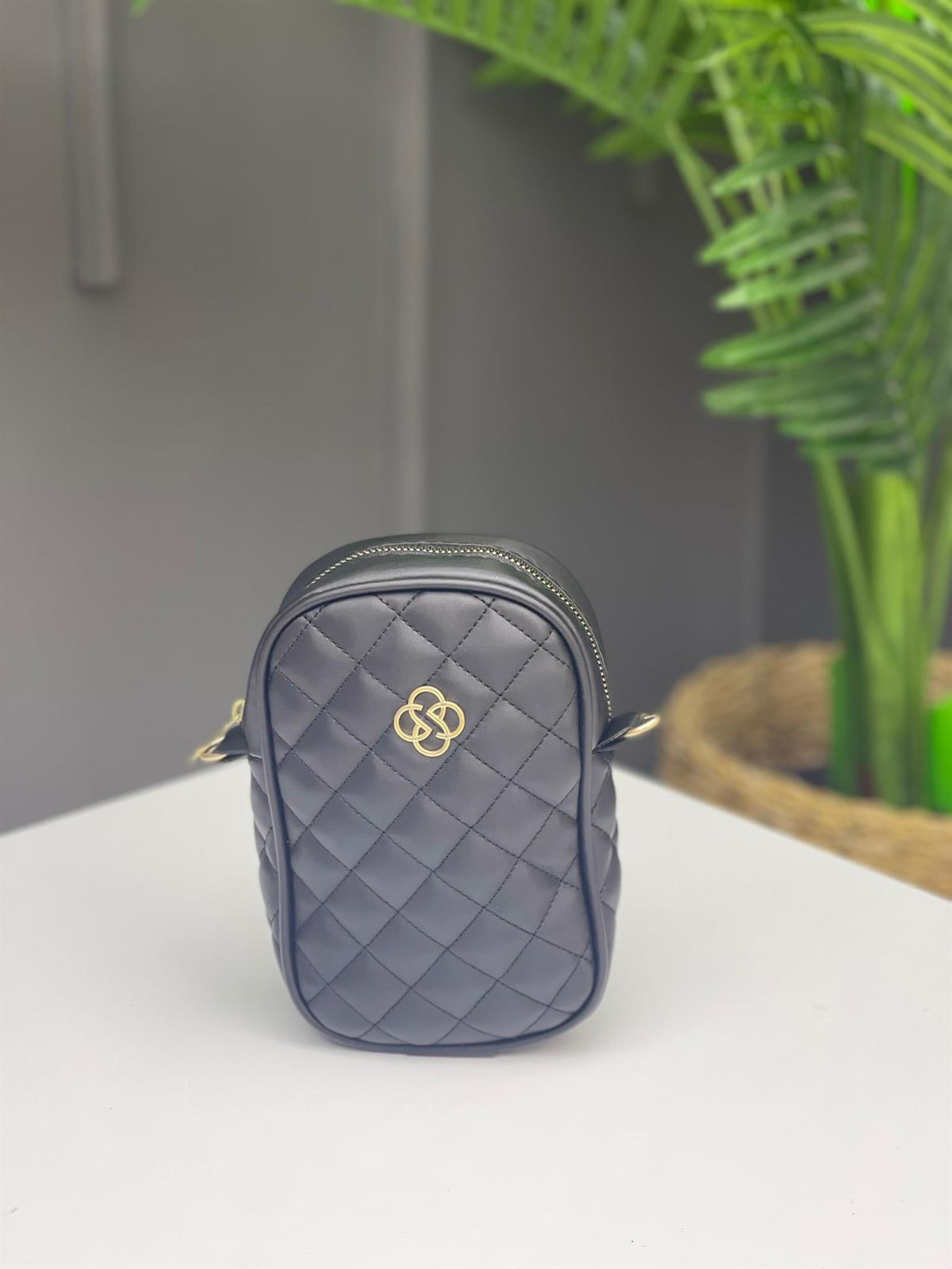 ÇANTAKAPİTONE DİKİŞLİ SİYAH ZİNCİR DERİ ASKILI KADIN CÜZDAN ÇANTA 20*15