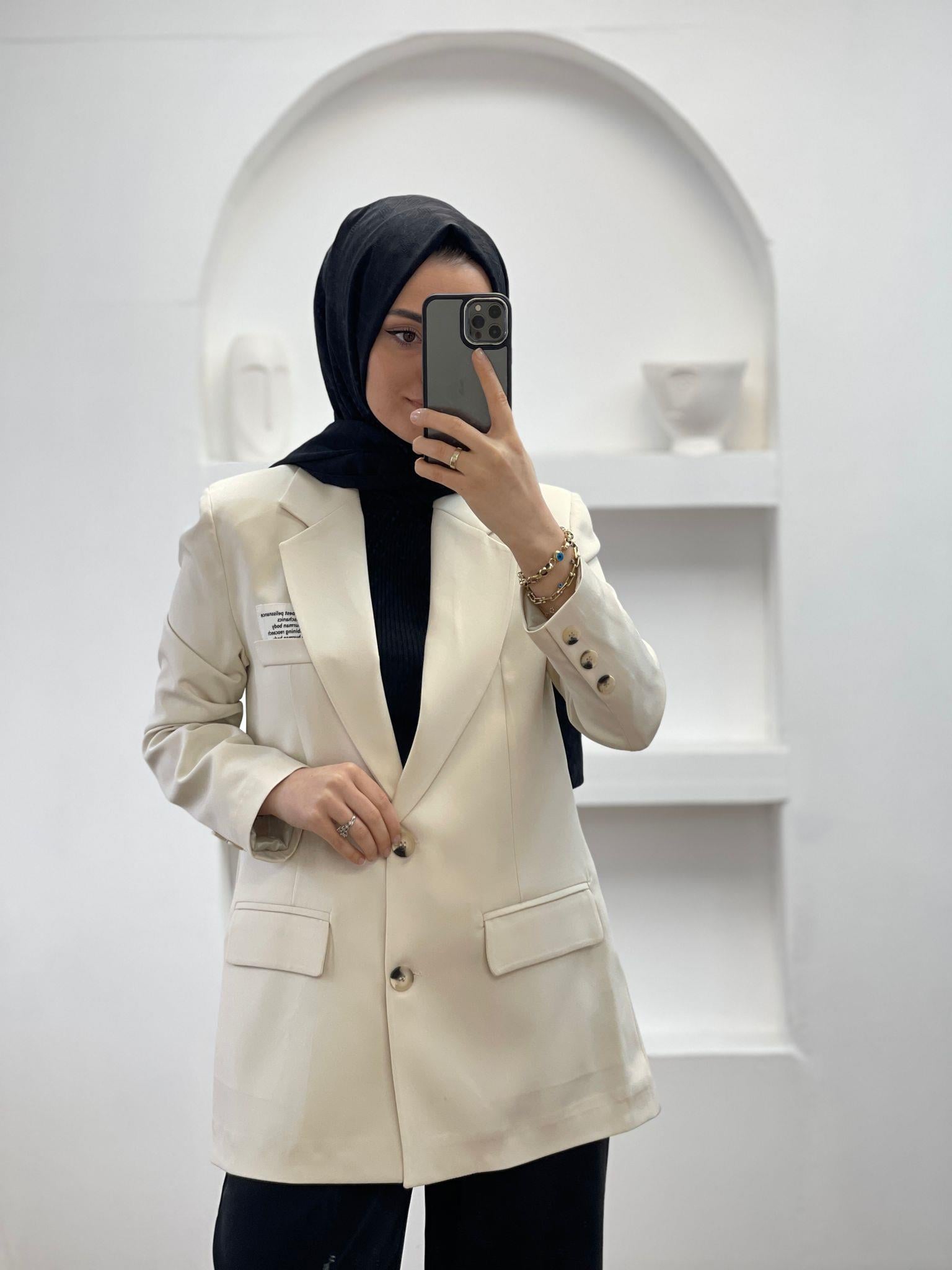 CeketARKA KISMI DÜĞME DETAYLI CEKET