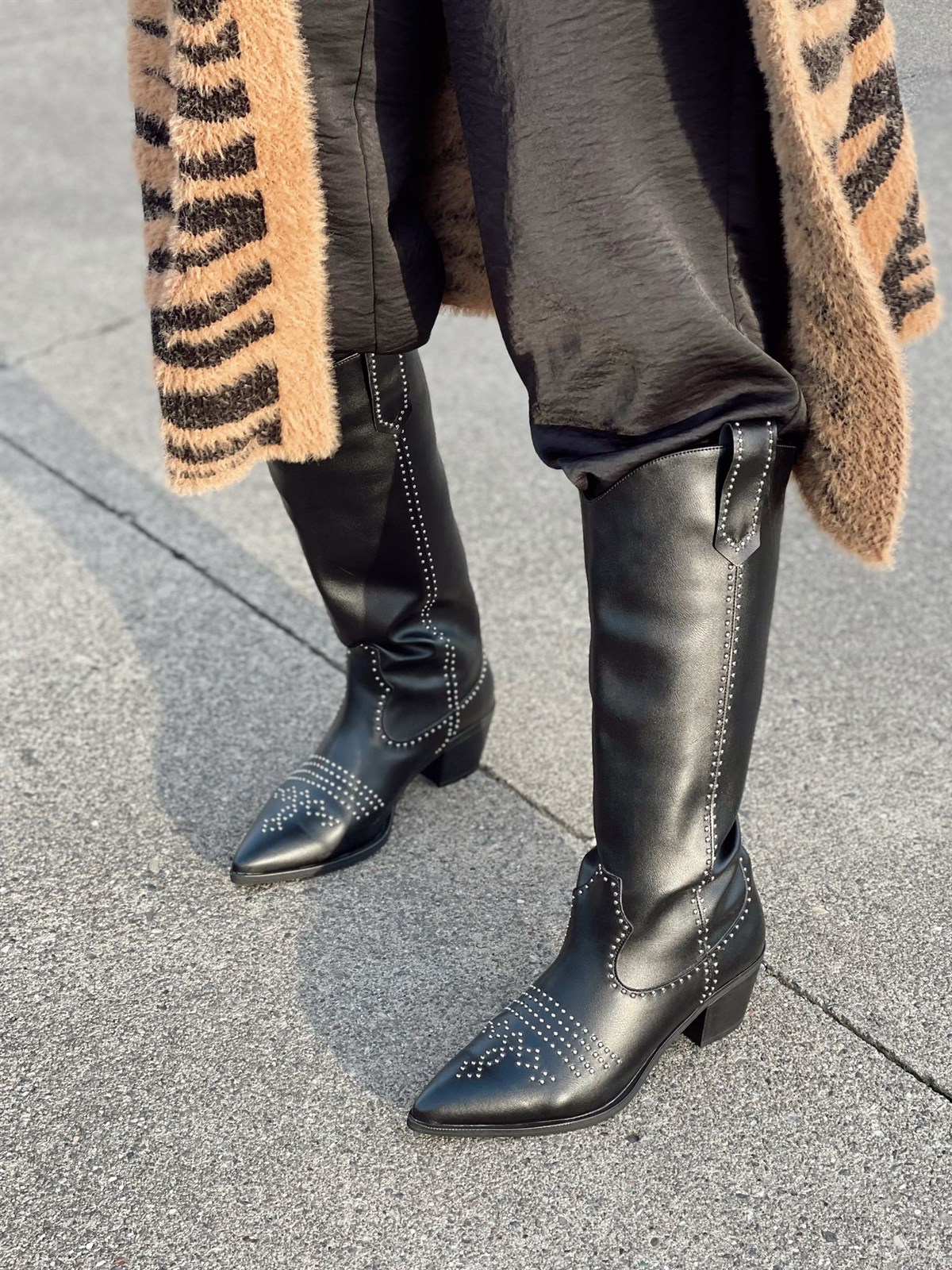 ÇizmeNONWOVENTroklu Topuklu Çizme