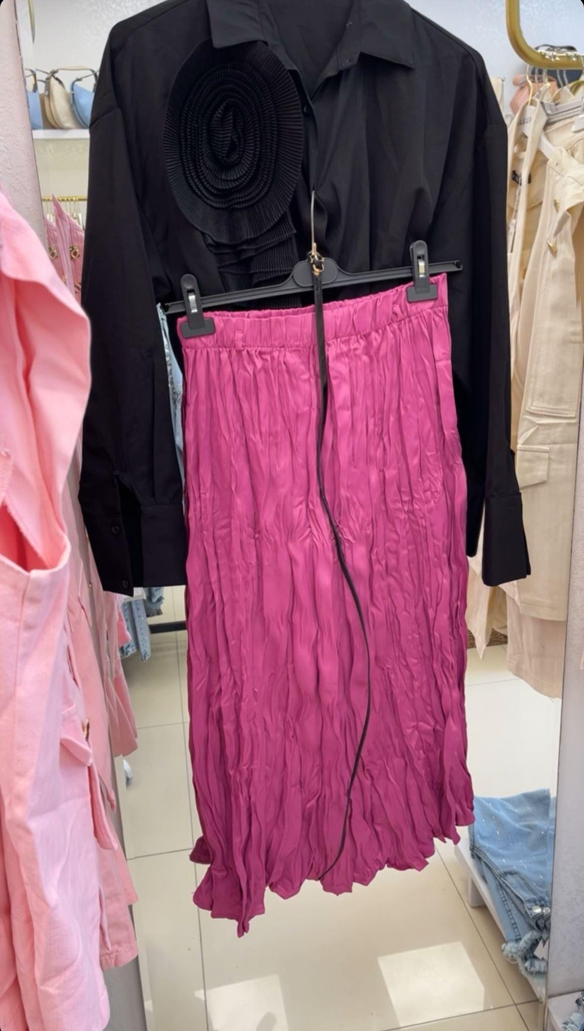 EtekKENDİLİĞİNDEN KIRIŞIK DETAYLI KEMERLİ ETEK