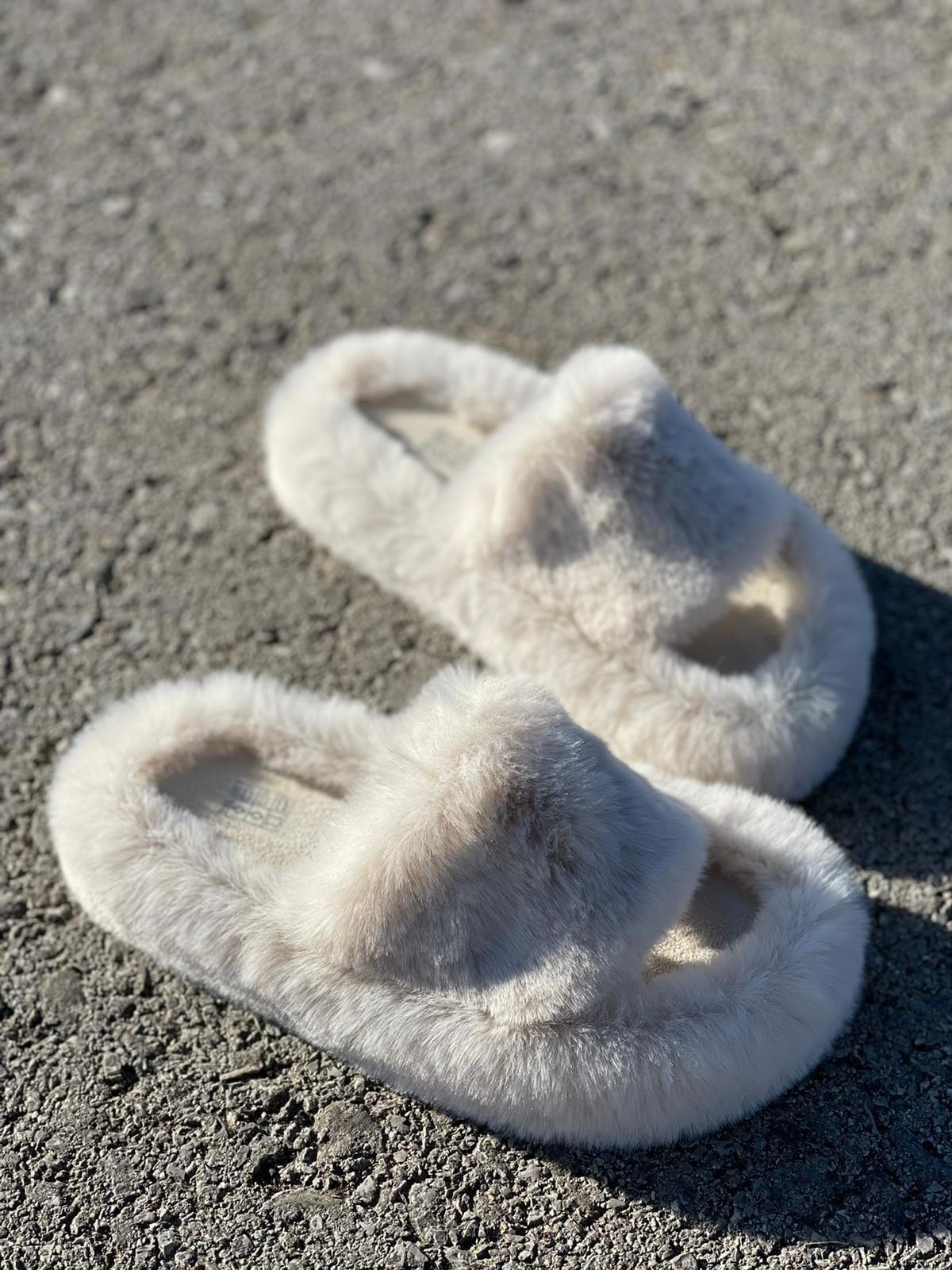 EV TERLİĞİNONWOVENTüğlü Ev Terliği