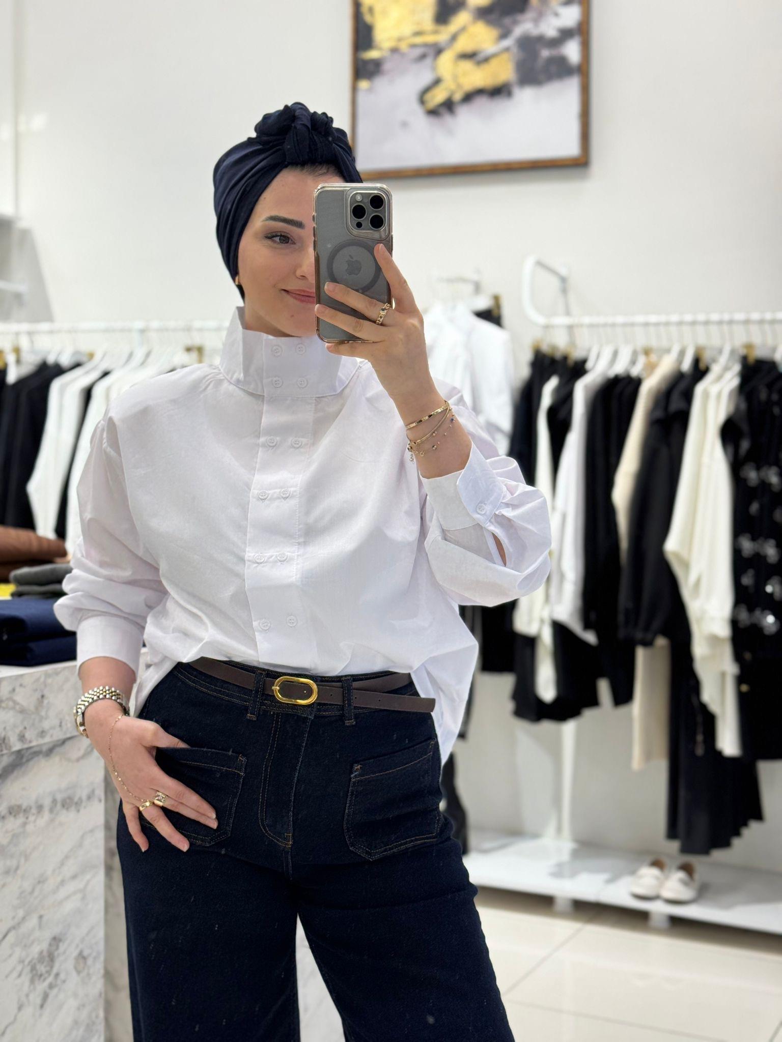 GömlekPAMUKLU YAKA DETAYLI GÖMLEK