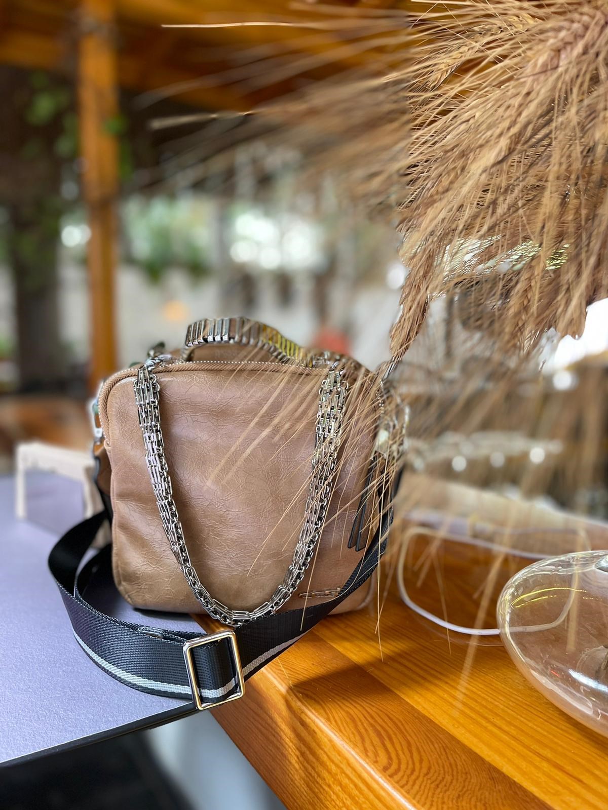 İTHAL ÇANTANONWOVENKırışık Rugan Zincir Askılı İthal Çanta Camel