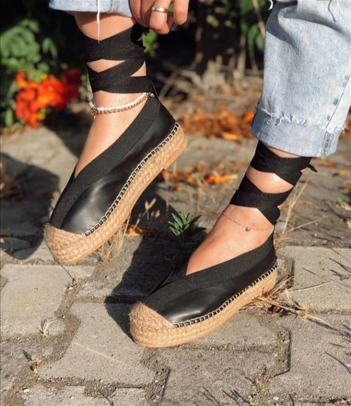 SANDALET NONWOVENHasır Taban Bağcıklı Sandalet