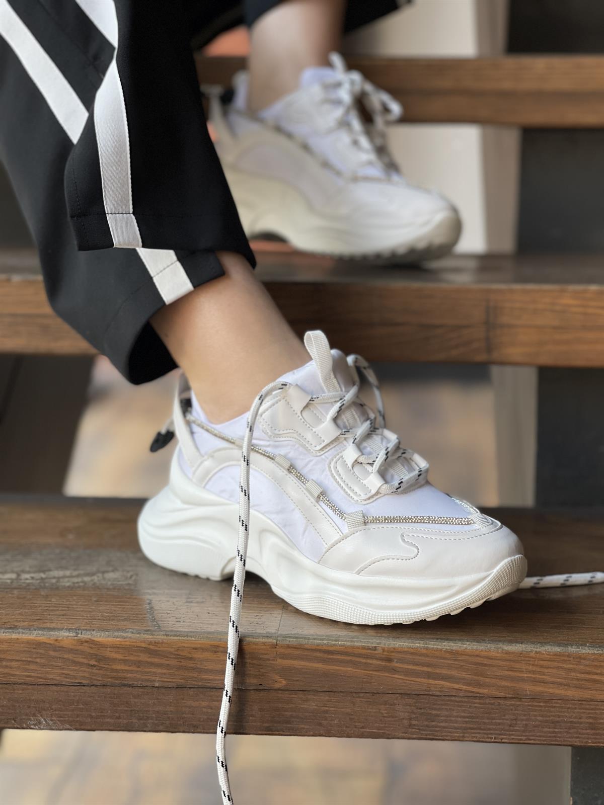 SPOR AYAKABI Kubra ShoesCHRİSTİAN PARAŞÜT KUMAŞ DETAYLI MİNİMAL TAŞ ŞERİTLİ SPOR AYAKKABI