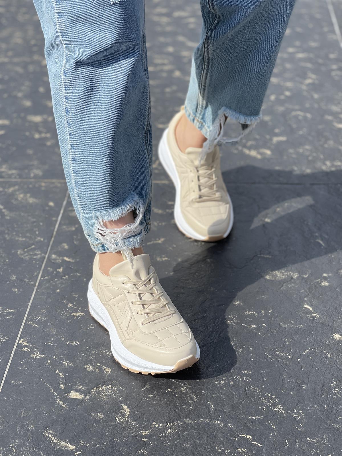 SPOR AYAKABI Kubra ShoesJAKE KARE DİKİŞ DETAYLI SPOR AYAKKABI