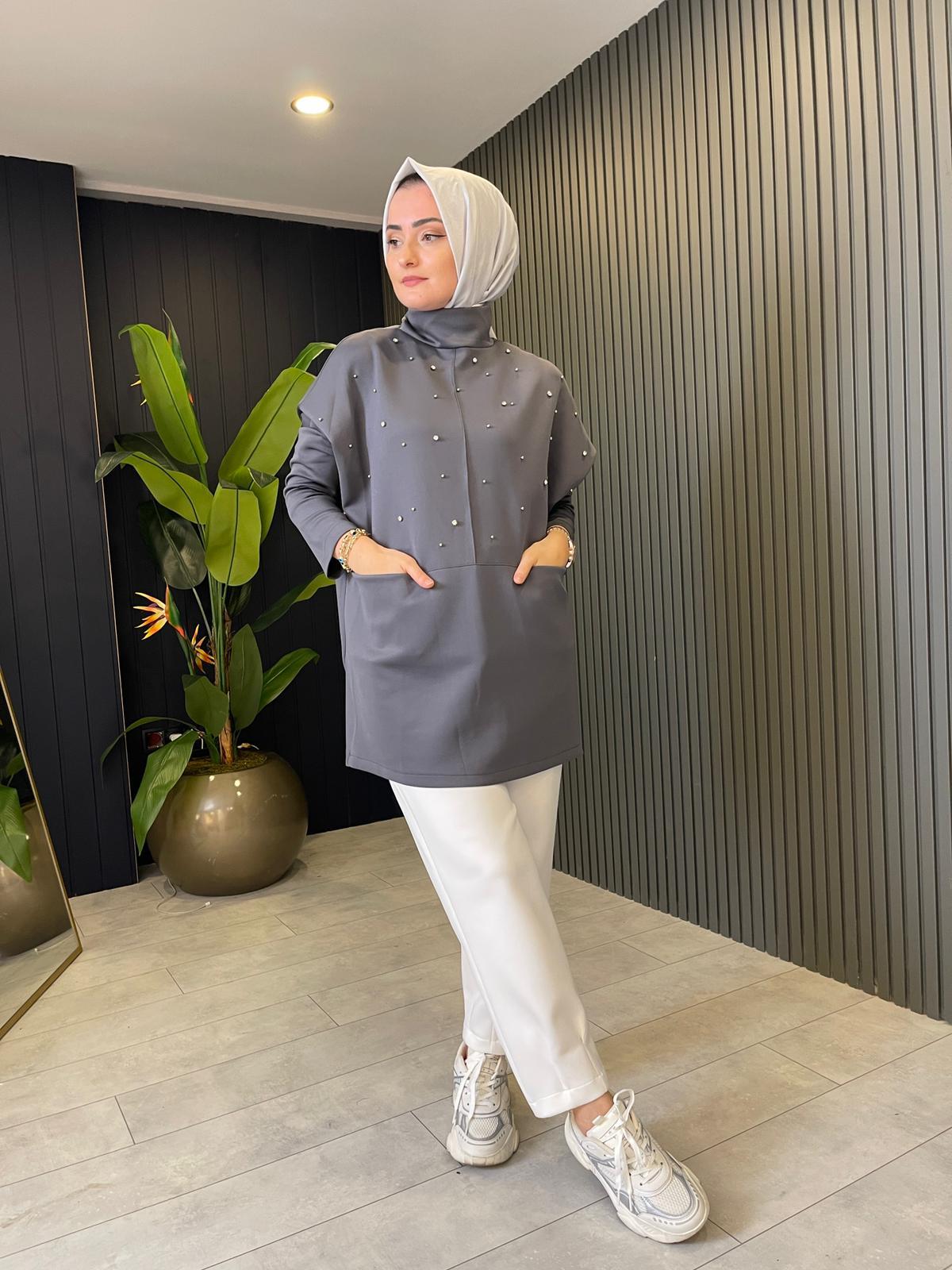 SweatshirtSCUBA İNCİ VE TAŞ DETAYLI BALIKÇI SALAŞ YAKA SWEAT