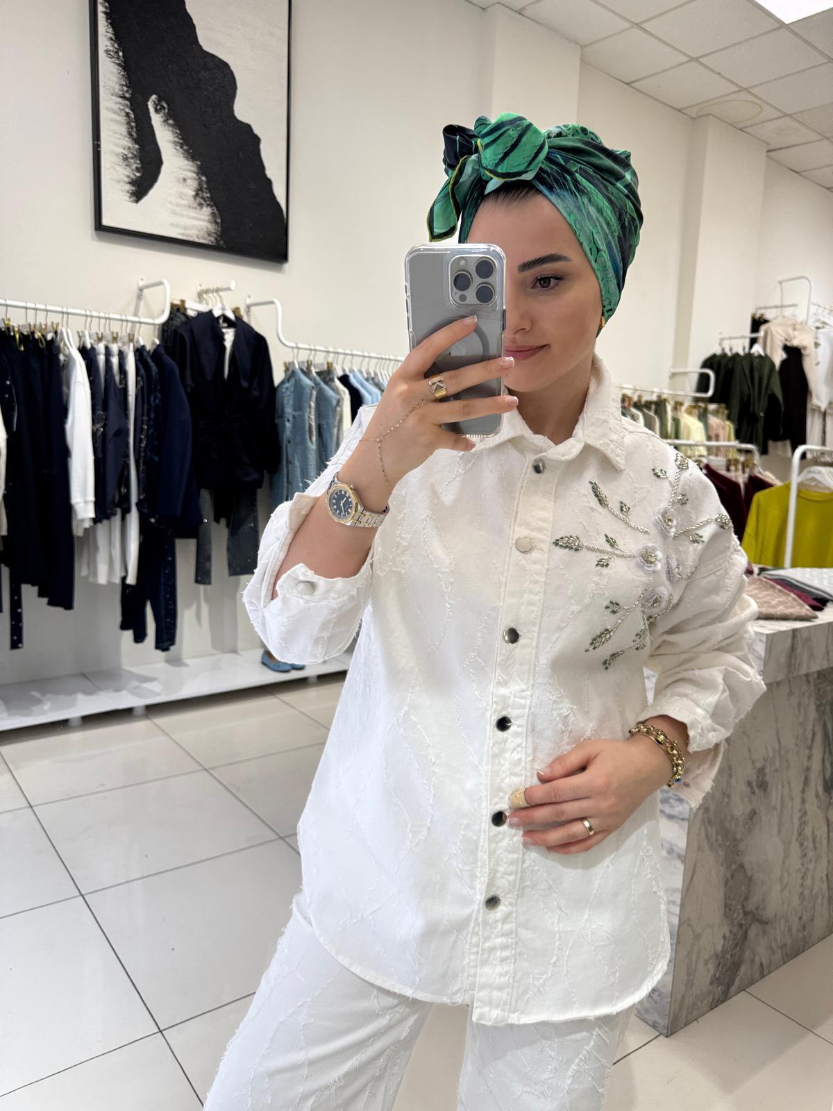 TAKIMYAKA ÇİÇEK YAPRAK İŞLEMELİ DENİM TAKIM