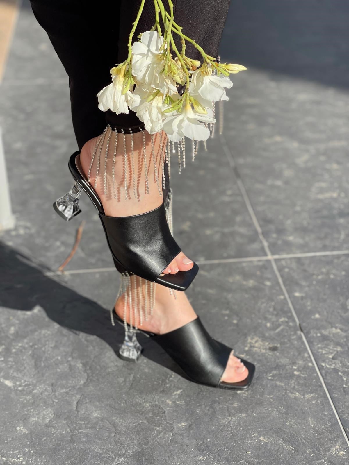 TERLİK NONWOVENŞeffaf Kadeh Topuklu Terlik 