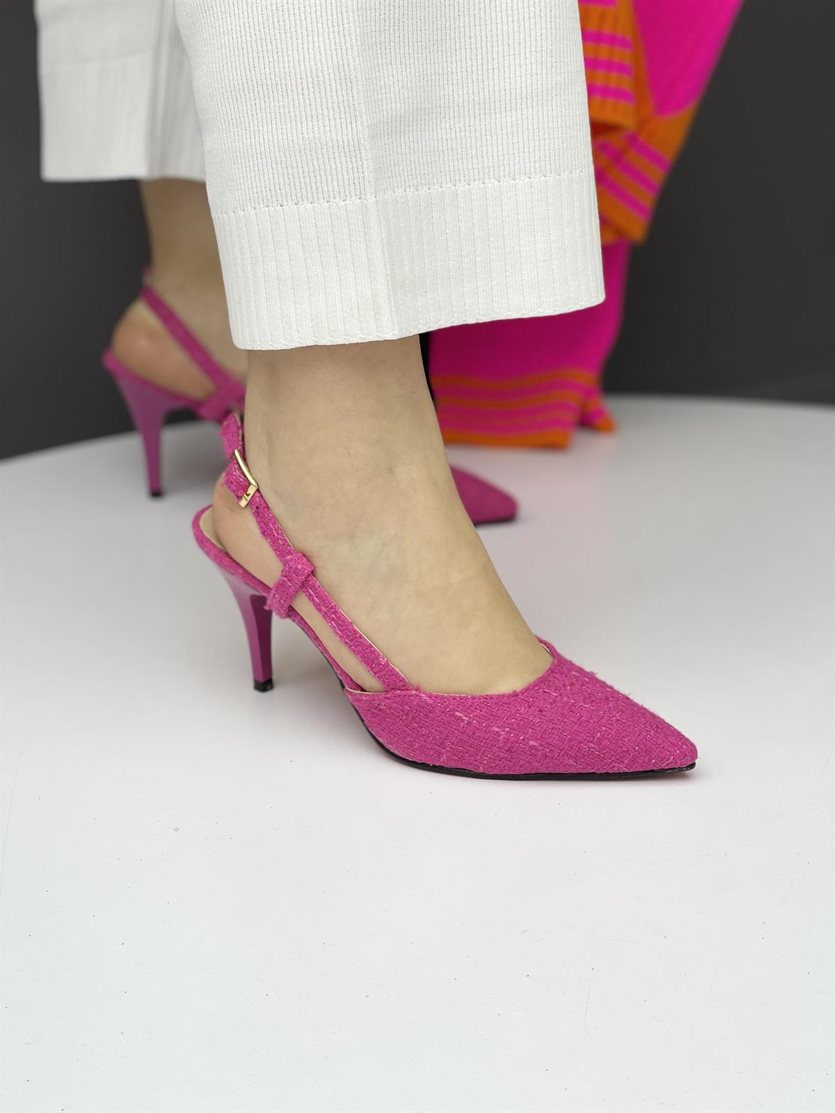 TOPUKLU AYAKKABI Kubra ShoesAMANDA TÜVİT KUMAŞ KLASİK ÖKÇE 