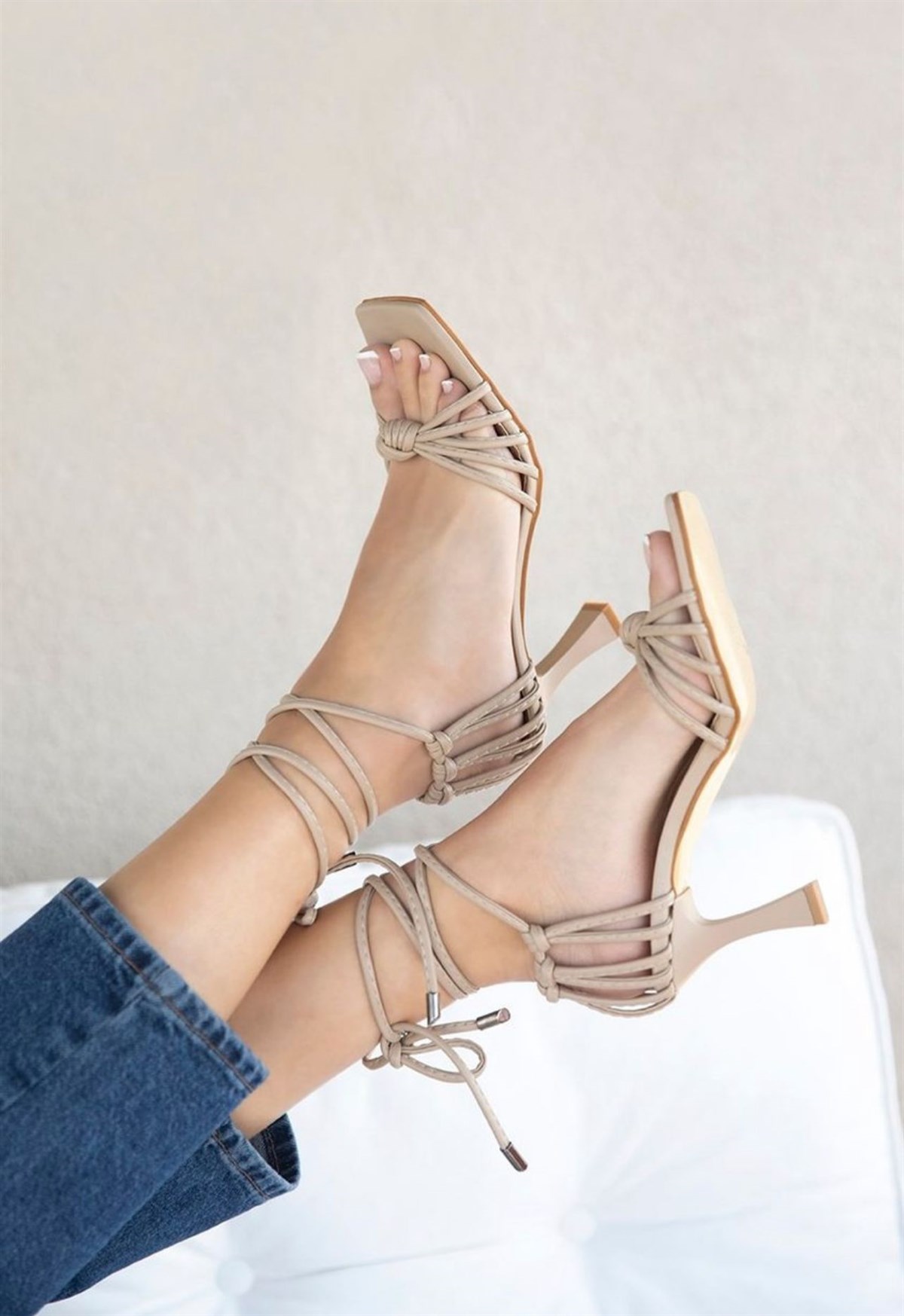 TOPUKLU AYAKKABI NONWOVENBağcıklı Topuklu Ayakkabı 