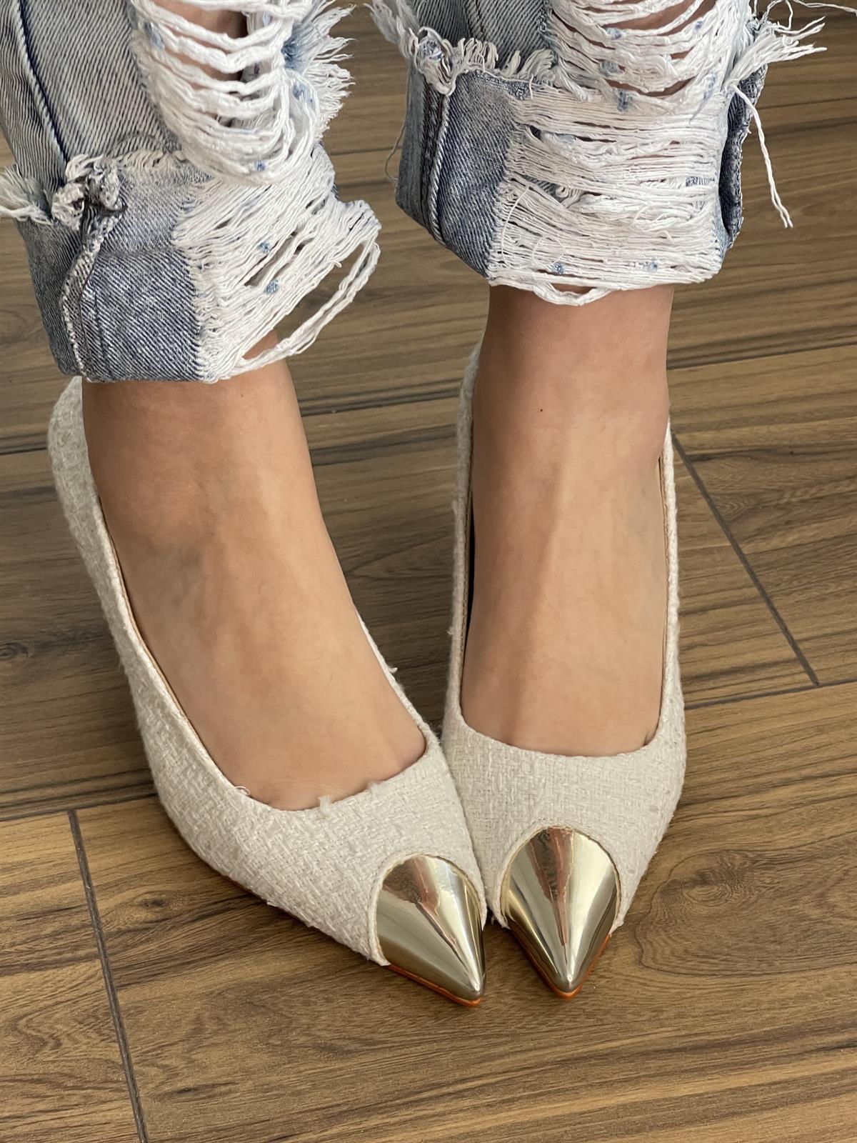 TOPUKLU AYAKKABI Kubra ShoesROSA BEJ TÜVİT KUMAŞ ARKASI KAPALI TOPUKLU AYAKKABI