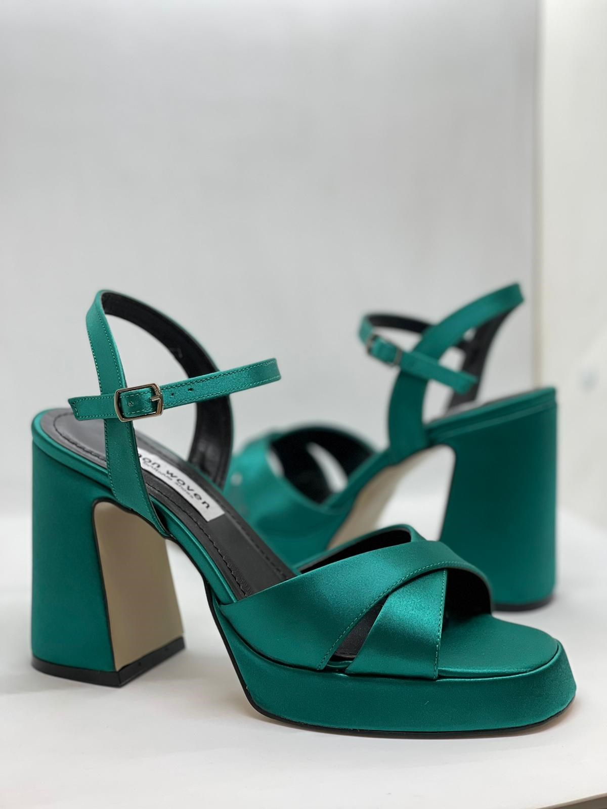 TOPUKLU AYAKKABI NONWOVENTopuklu Ayakkabı Yüksek Taban