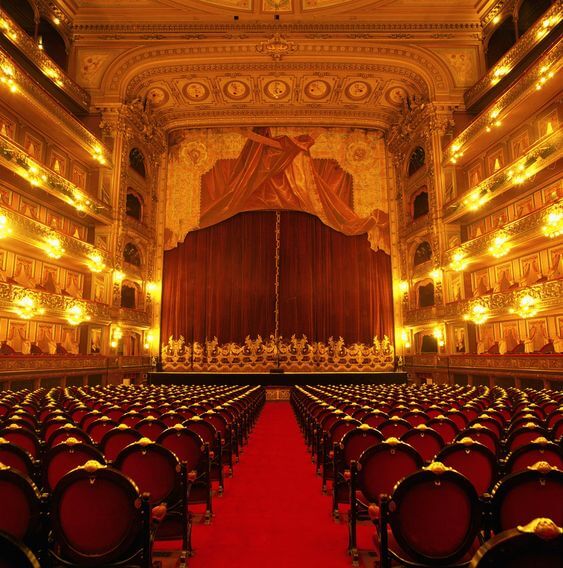 Opera: Müziğin Büyülü Dünyası