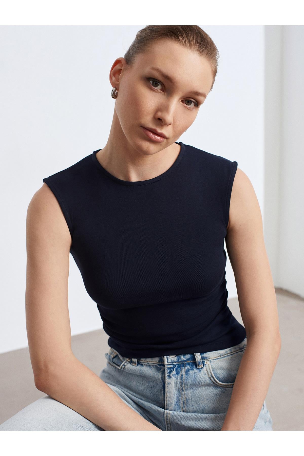 Dilvin Kadın Kenarları Büzgülü Lacivert T-Shirt - 101A21054 - Dilvin - 101A21054