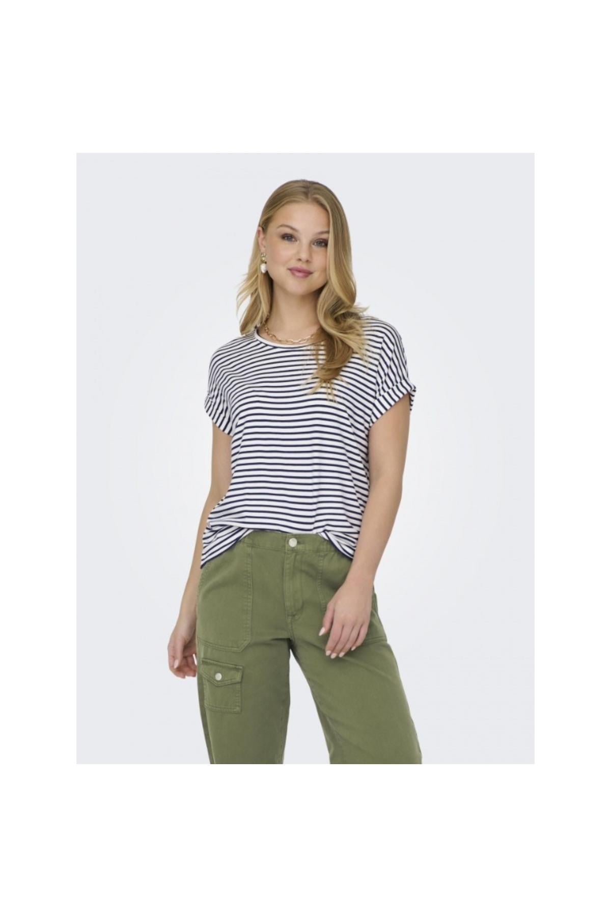 Only Kadın Bisiklet Yaka Kısa Kollu Çizgili Siyah T-Shirt - 15206243 - Only - muk-15206243