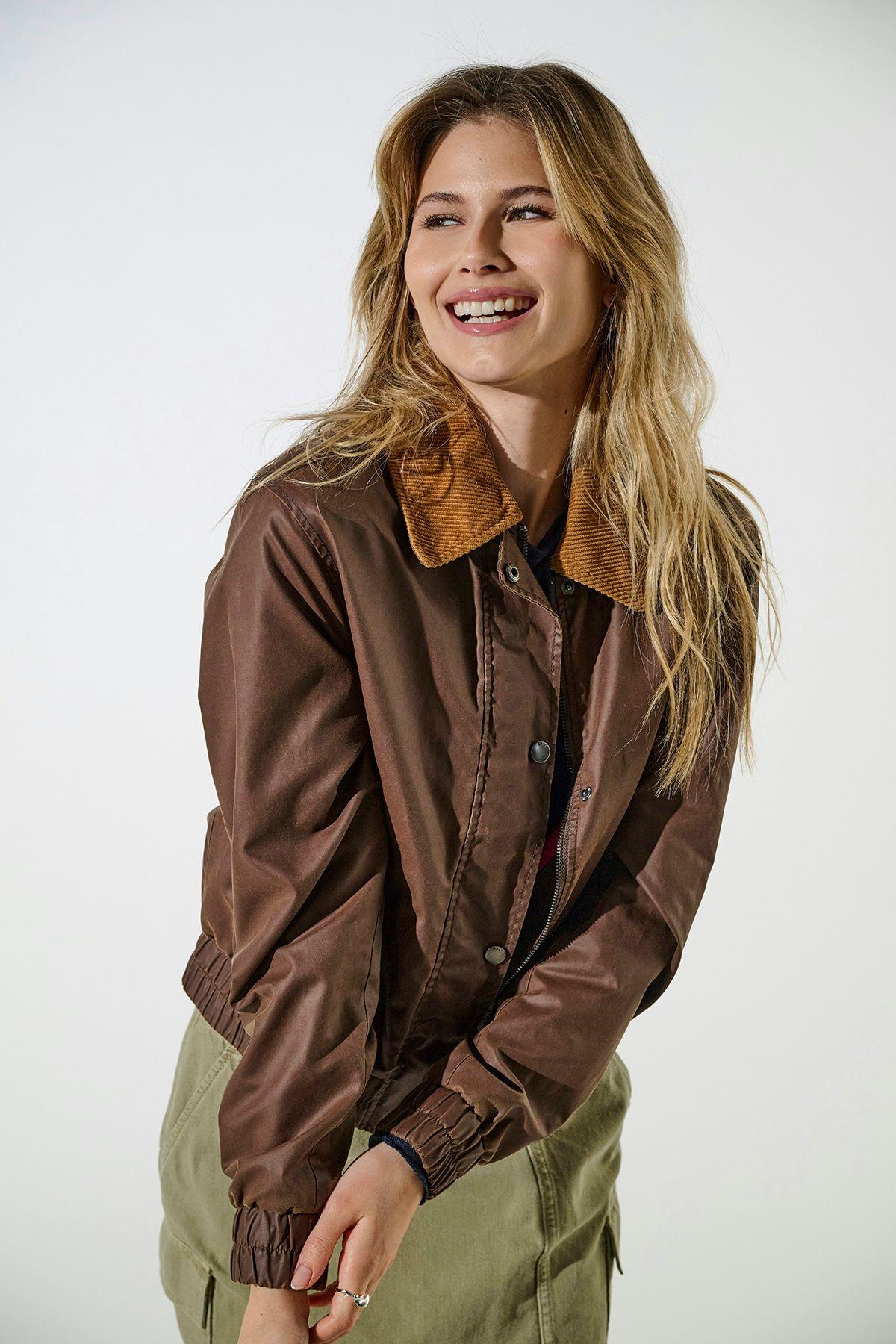 Only Kadın Regular Fit Kadife Gömlek Yaka Kısa Mont - 15335923 - Only - 15335923