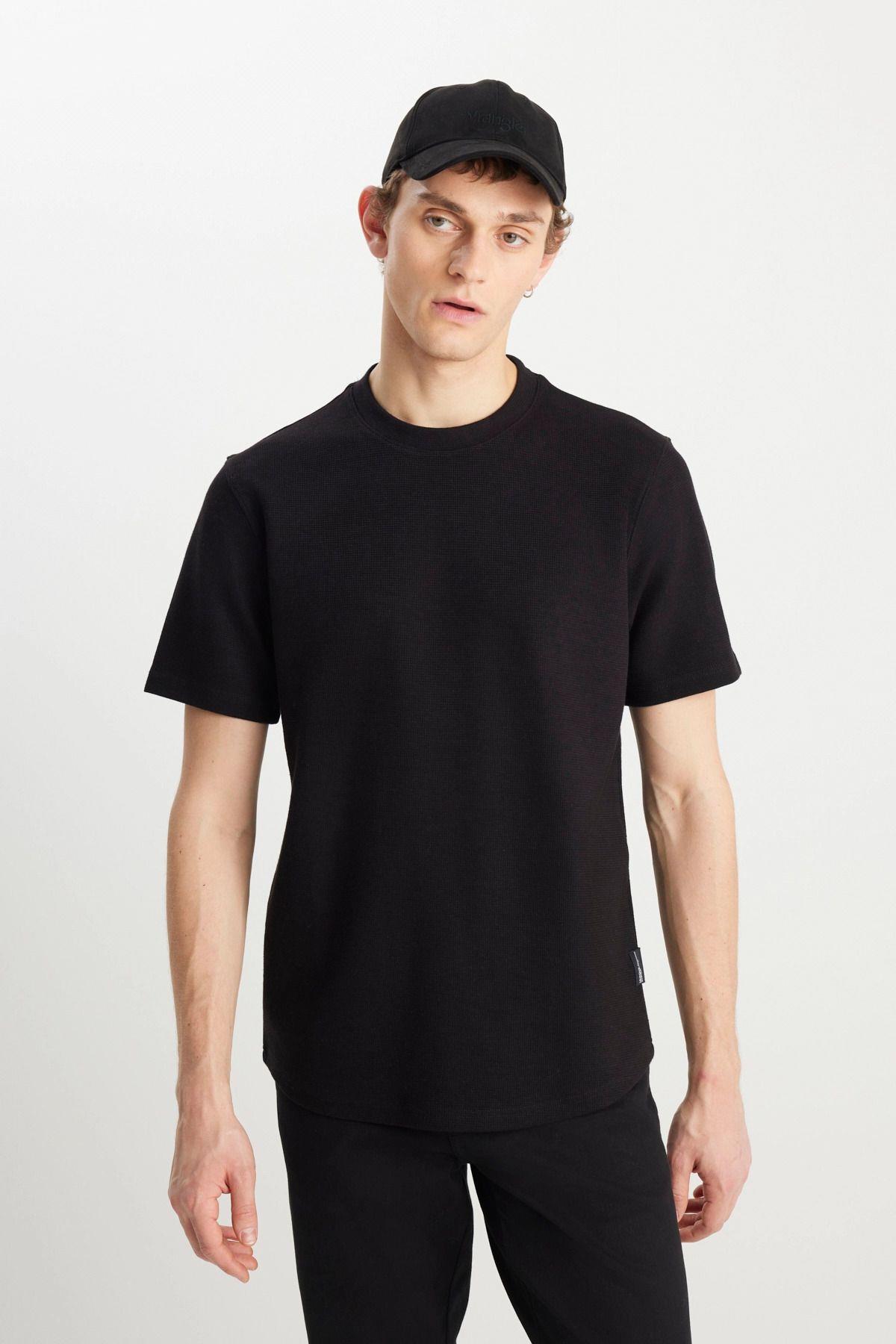 Wrangler Erkek Relaxed Fit Dokulu Siyah Basic T-Shirt - W2510718001 - Wrangler - W2510718001