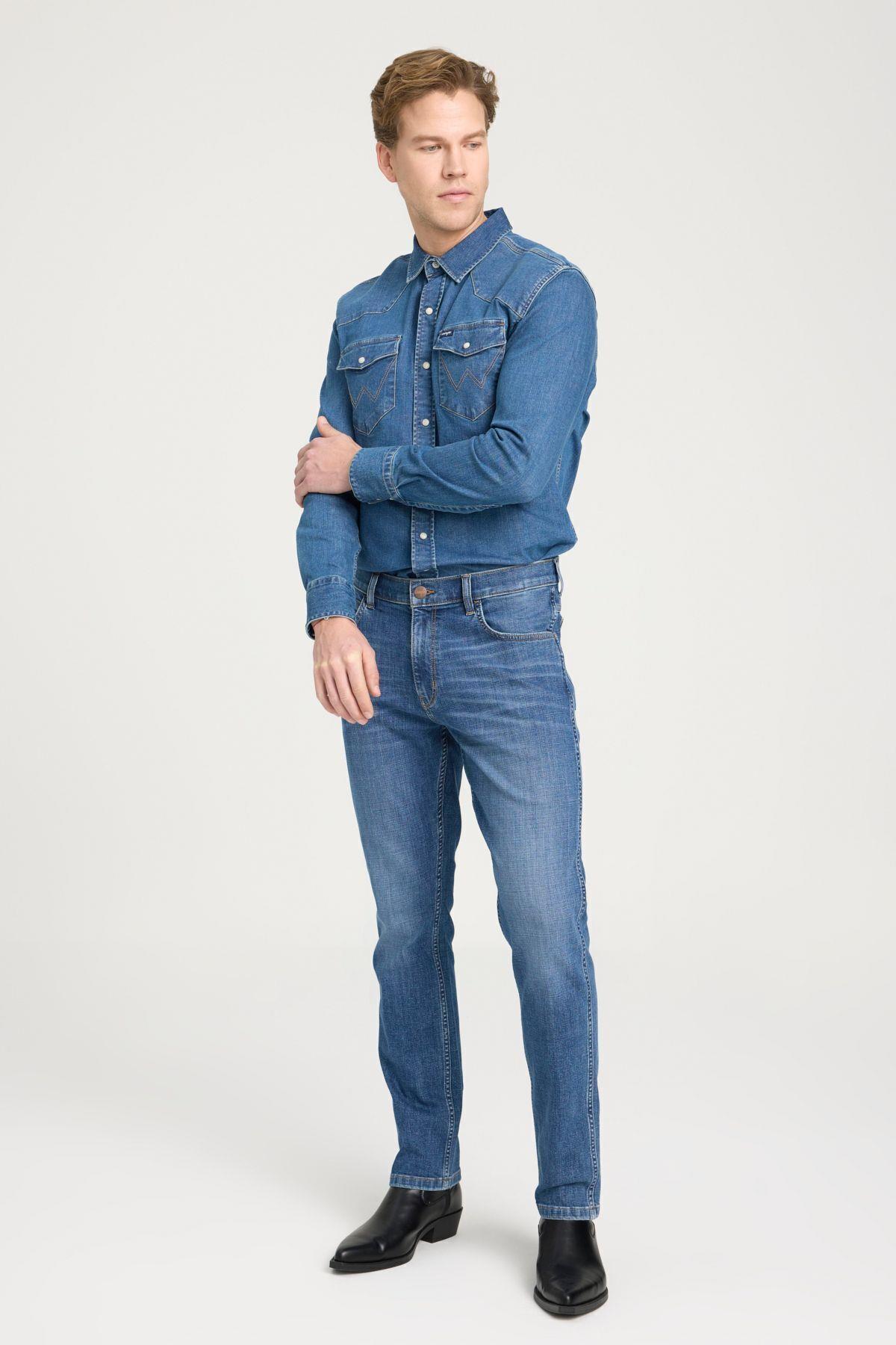 Wrangler Erkek Slim Fit Dar Paça Koyu Mavi Kot Pantolon - W12S084W83 - Wrangler - muk-W12S