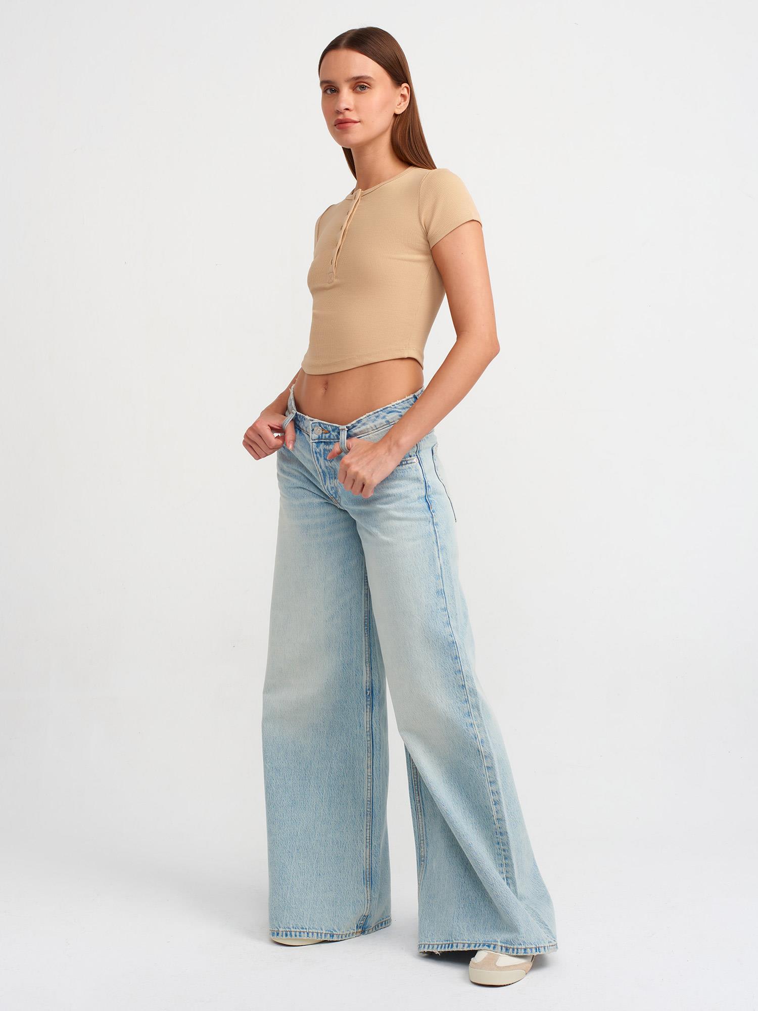 Dilvin Kadın Düğme Detaylı Crop T-shirt - 101A30938 · 16