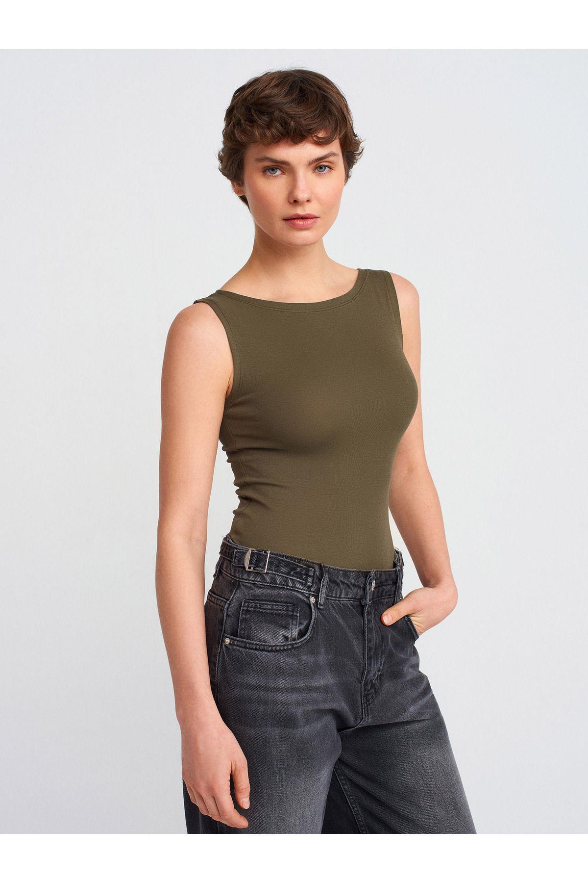 Dilvin Kadın Haki Kayık Yaka Kolsuz Top T-shirt - 20868 - Dilvin - 101A20868