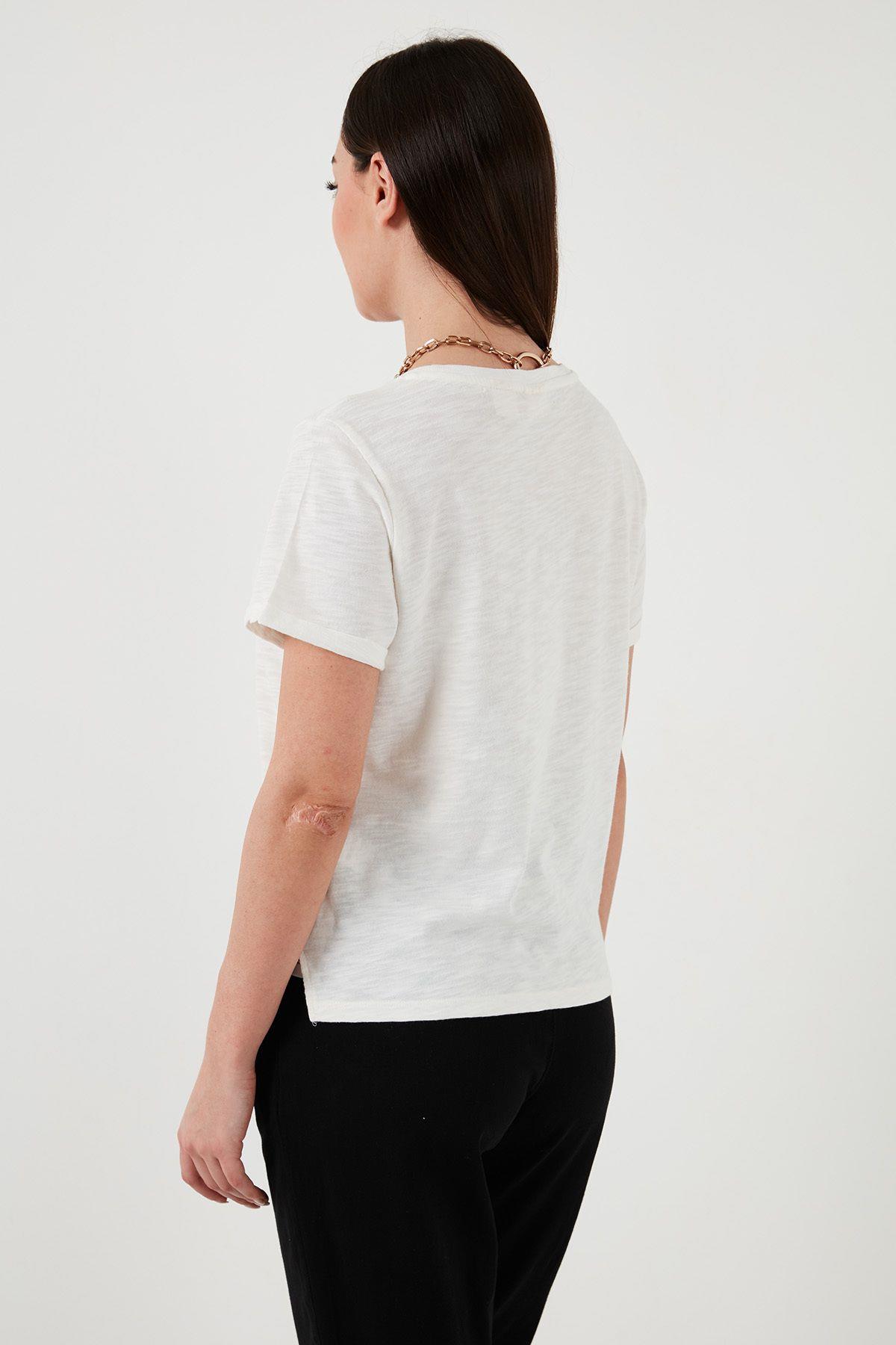 Levi's Kadın Pamuklu Regular Fit Bisiklet Yaka T-Shirt - A9401-0000 · 16