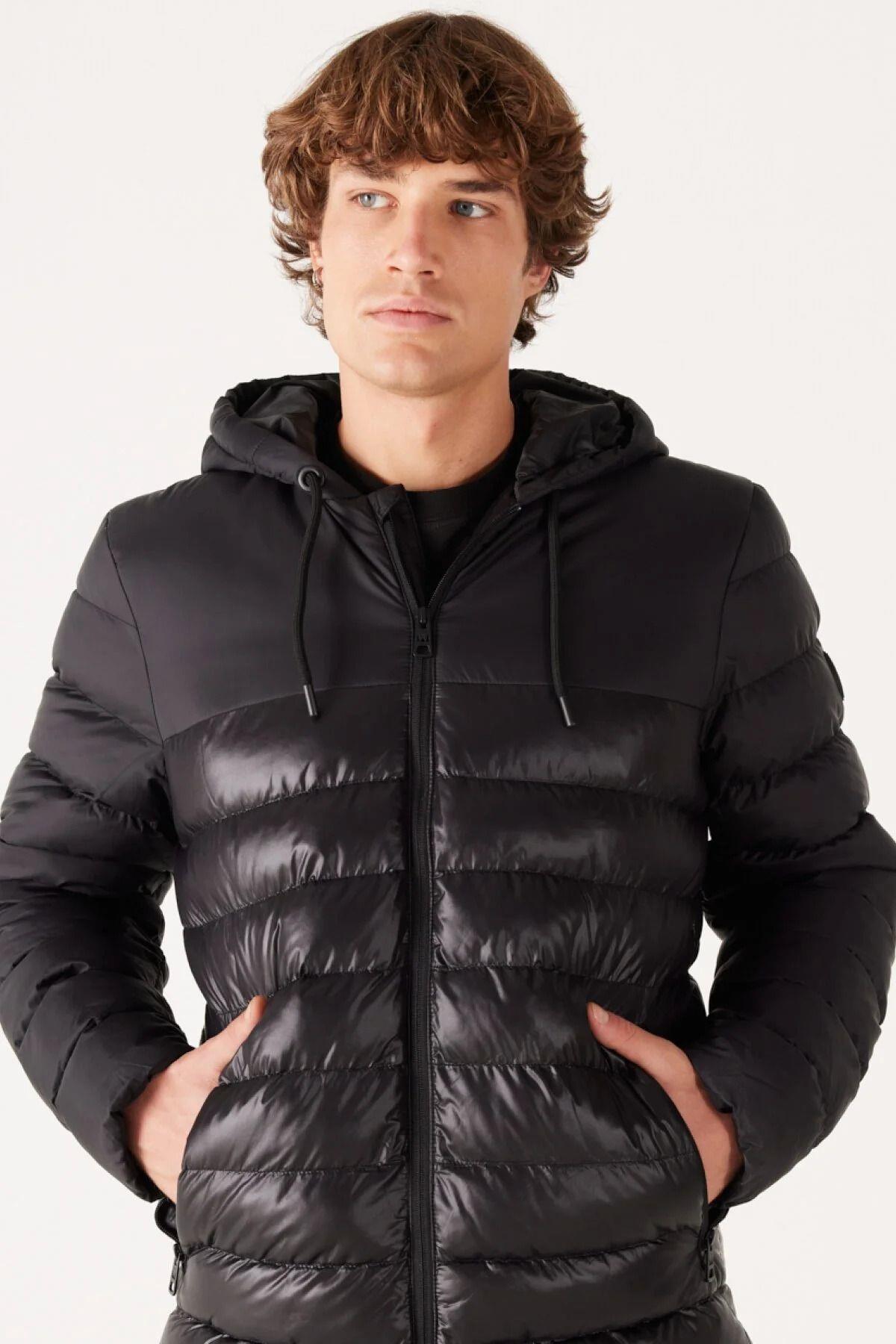 Wrangler Kapüşonlu Regular Fit Siyah Erkek Şişme Mont - W232008001 - Wrangler - W232008001
