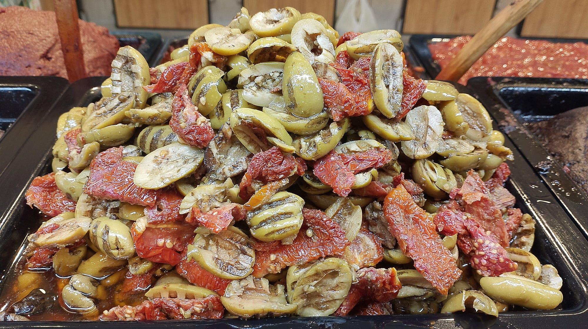    IZGARA MİX ZEYTİN SALATASI 1 KG