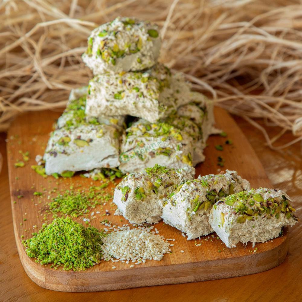 BAKLAVA DİLİMLİ FISTIKLI HELVA (500 GRM)