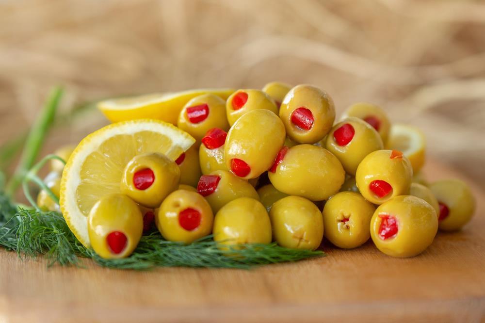 BİBERLİ ZEYTİN (1 KG)