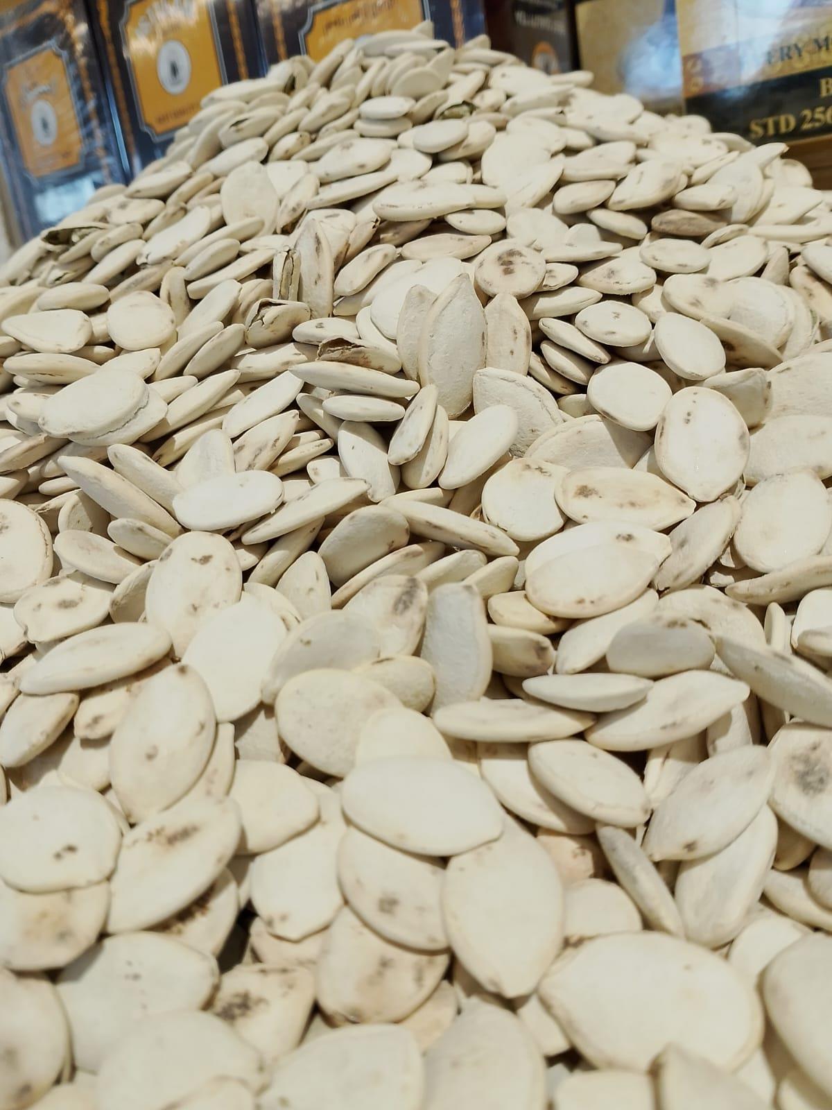 İRİ BAL KABAK ÇEKİRDEĞİ  (1 KG)