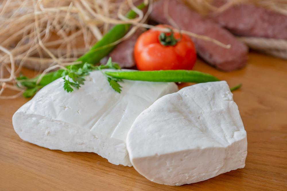 AZ TUZLU TAZE  SALAMURA PEYNİRİ (KEÇİ KOYUN) (1 KG)