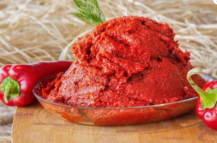 ÖZEL URFA BİBER SALÇASI EV YAPIMI(ÇOK ACI) (500 GRM)