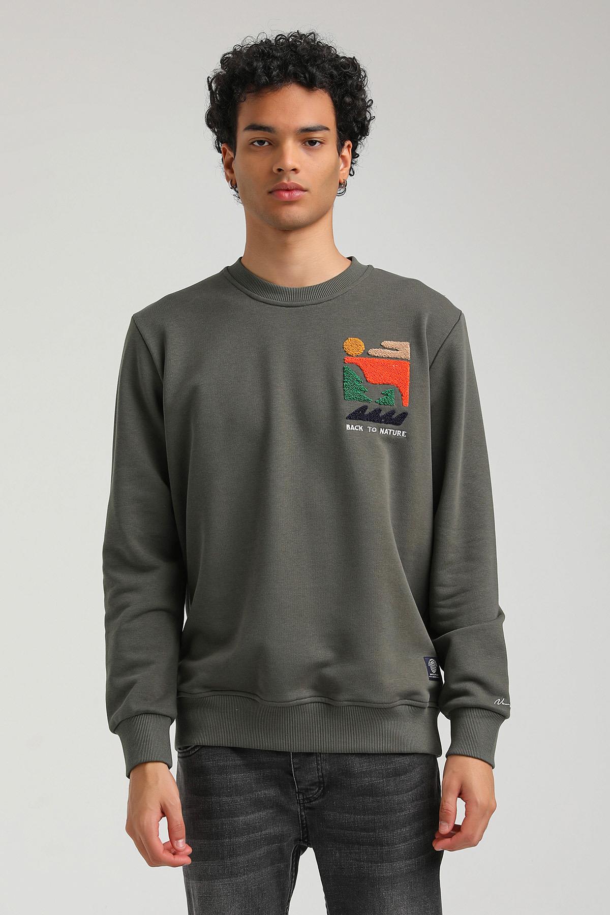 Bisiklet Yaka Haki Slim Fit Sweatshirt 23FWM60151