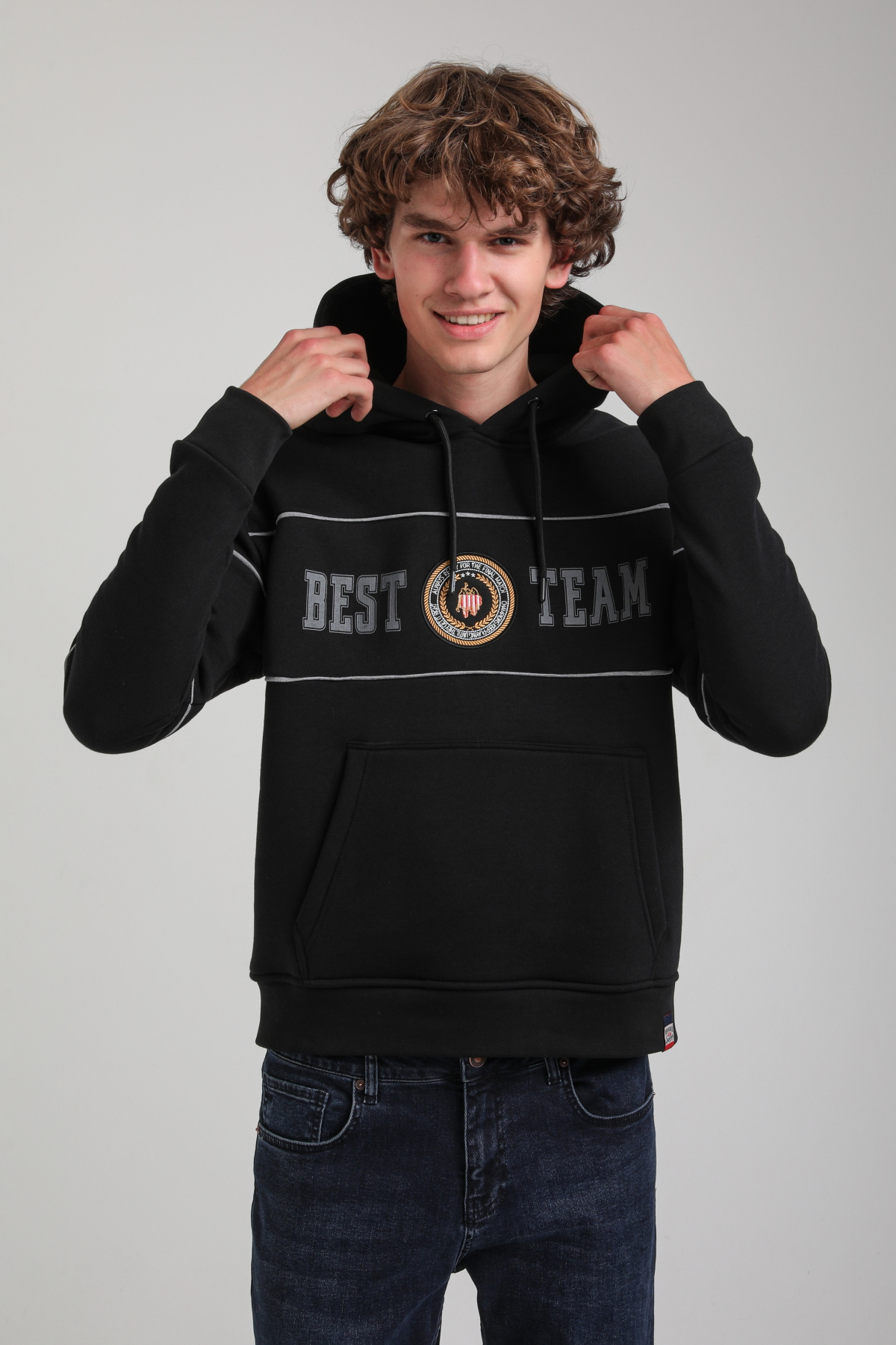 Kapüşonlu Siyah Slim Fit Hoodie 23FWM64056
