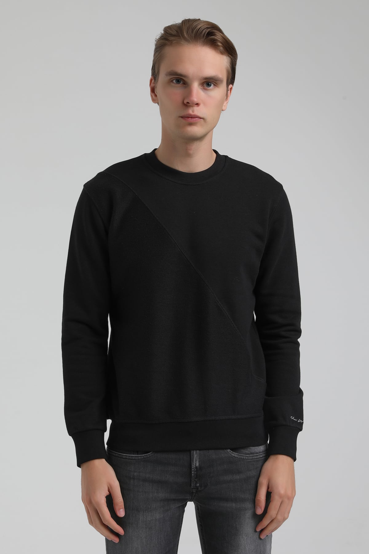 New World Polo Bisiklet Yaka Siyah Regular Sweatshirt 22FWM60125