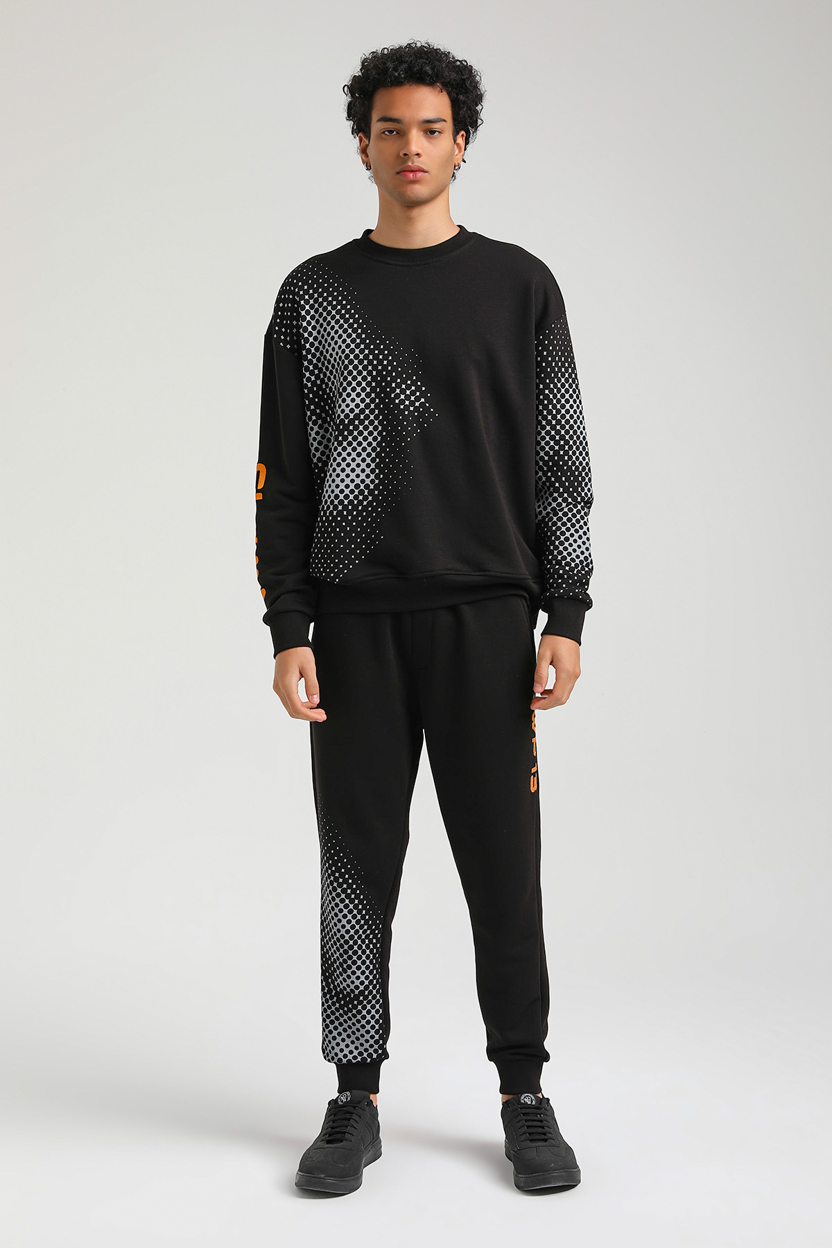 New World Polo Bisiklet Yaka Siyah Slim Fit Sweatshirt 23FWM60157