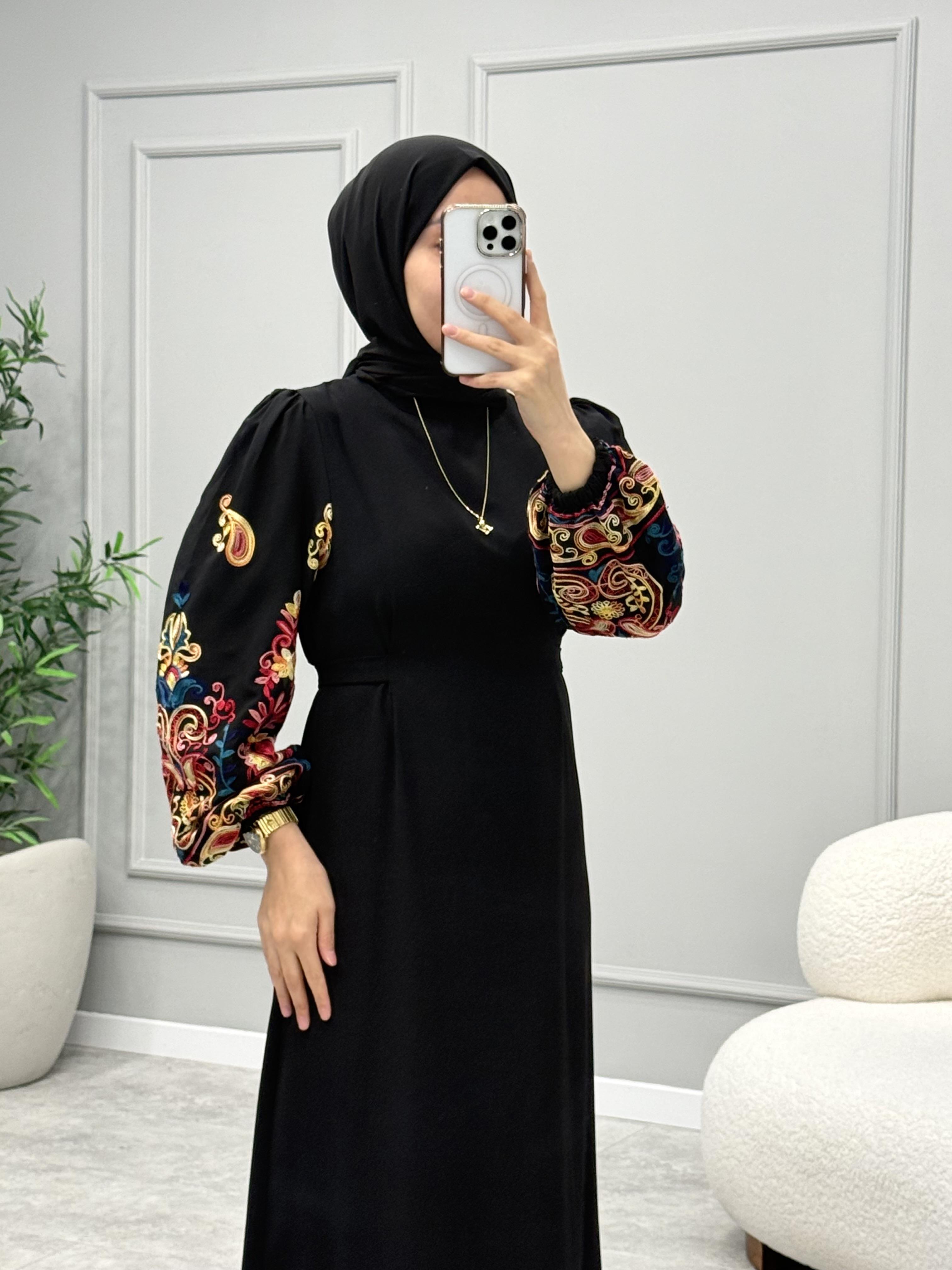 Kolu Nakışlı Krep Elbise Kırmızı