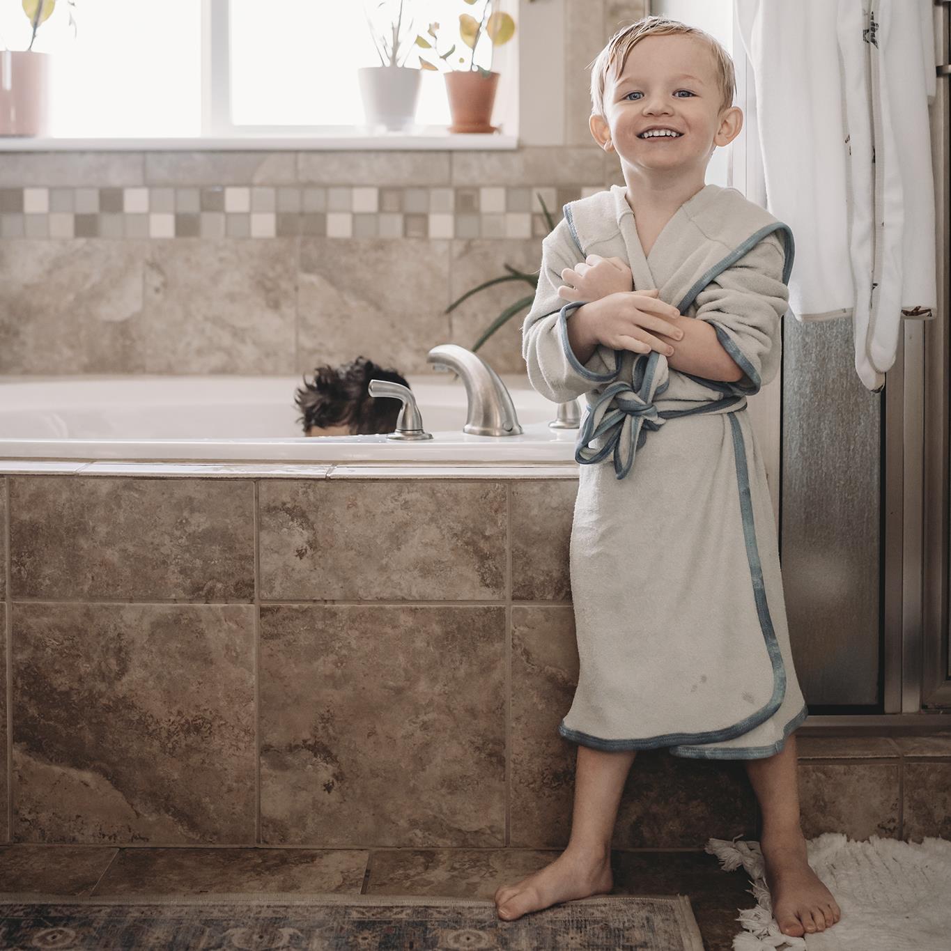 Antebies Mavi Batik Biyeli Mavi Kapişonlu Bornoz