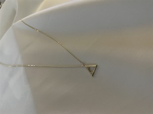 Üçgen Model Taşlı Altın Kolye 