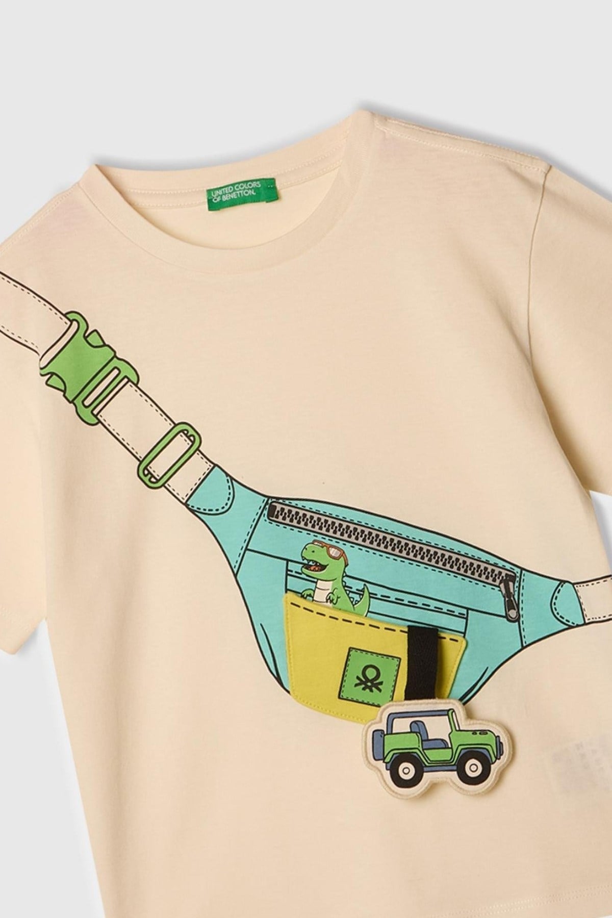 Benetton Erkek Bebek 1-6 Yaş Bel Çantası Desenli Kısa Kol T-shirt Krem