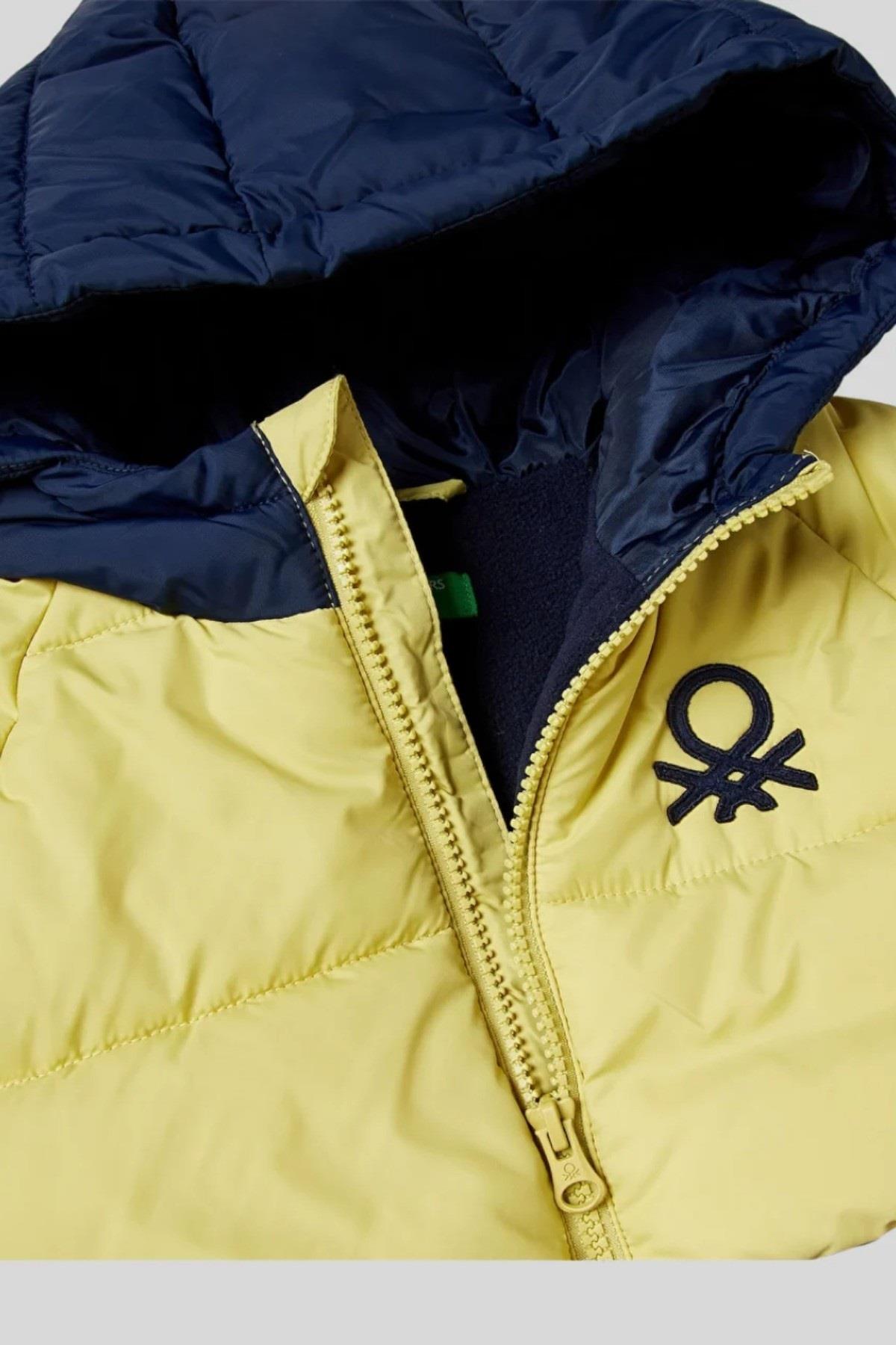 Benetton Erkek Bebek 1-6 Yaş Logo İşlemeli Kapüşonlu Mont Sarı